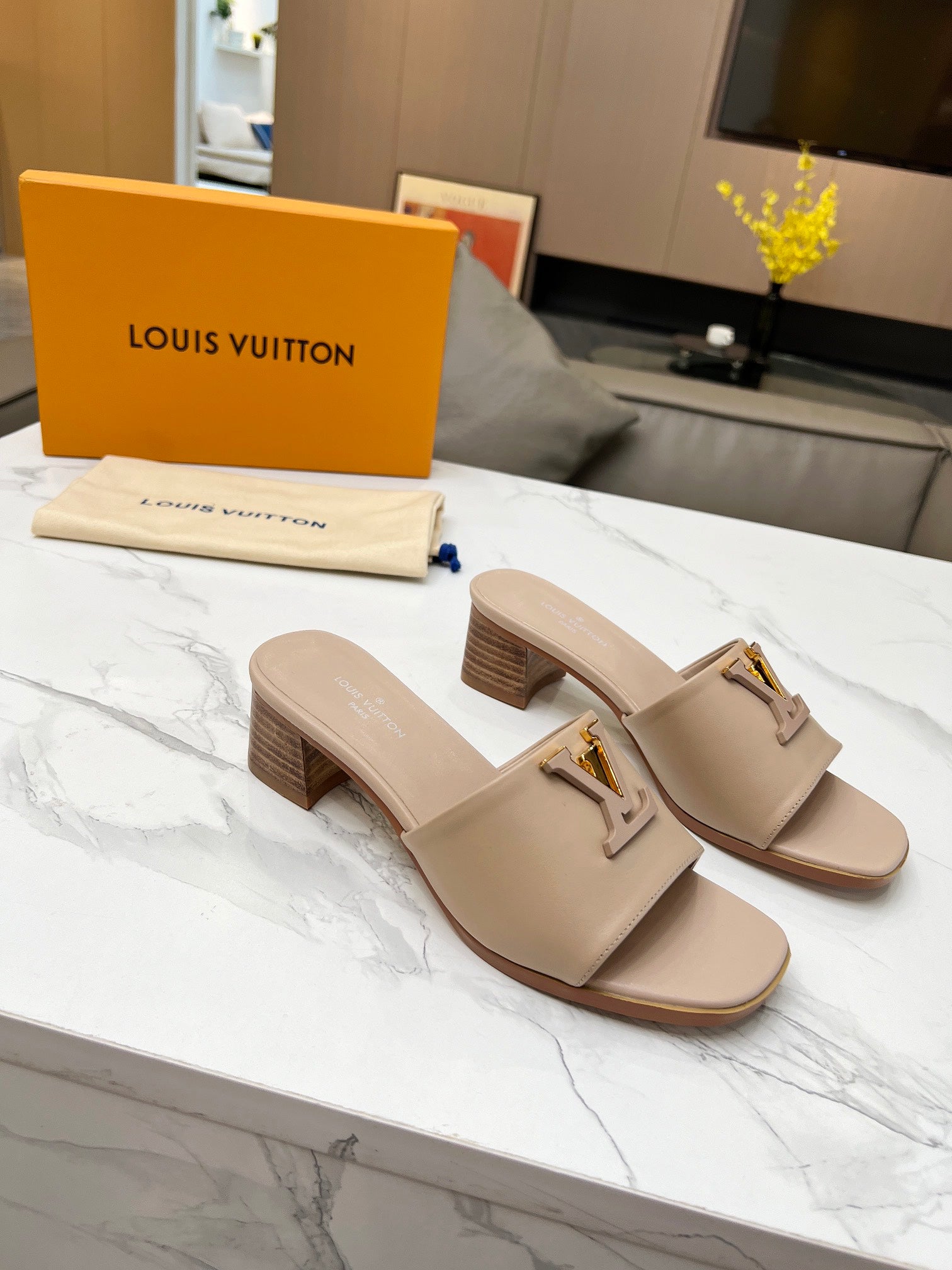L25ss new thick heel slippers 0725072104