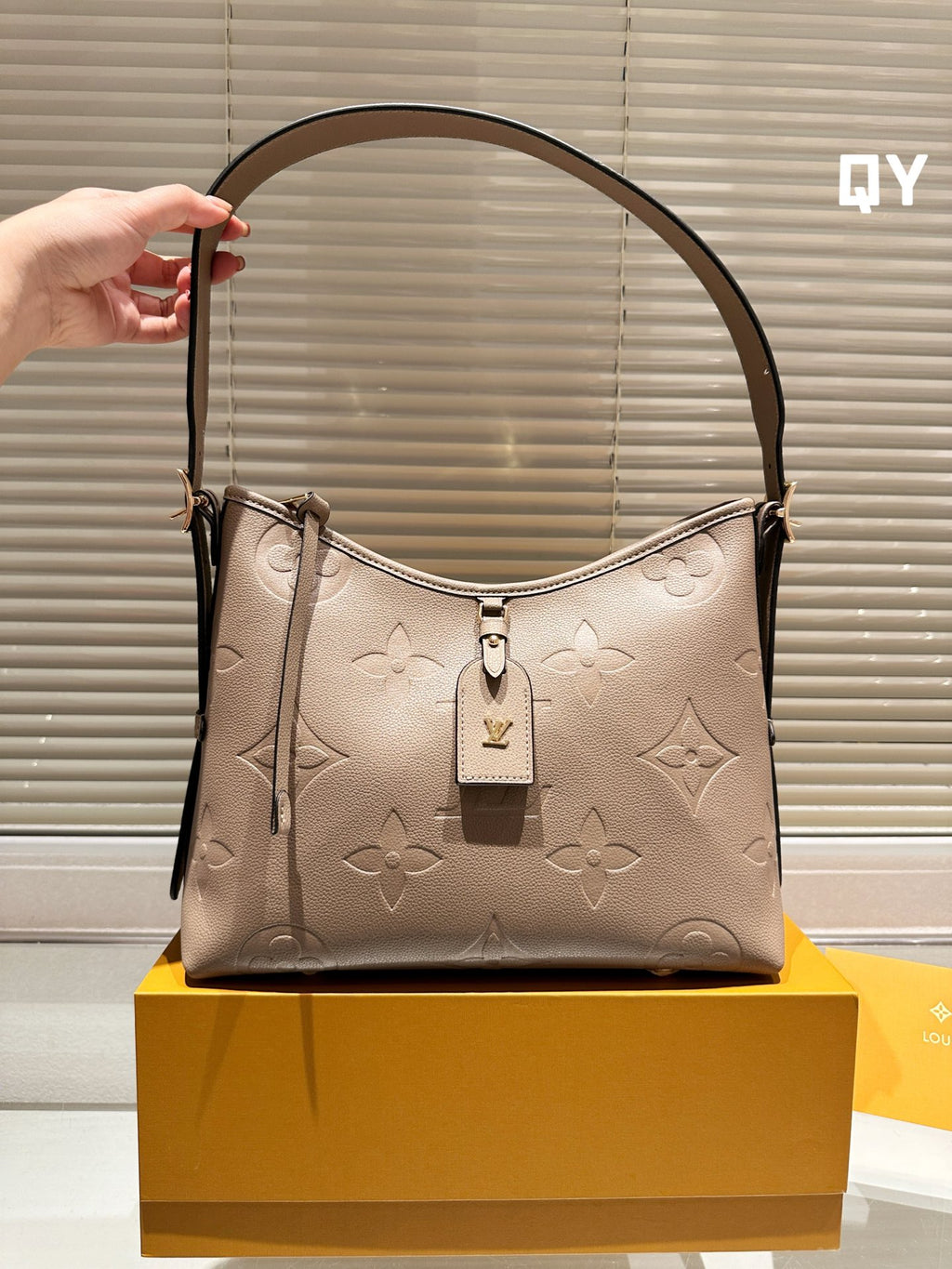 V fashion print Carryall new commuter bag 0724061303
