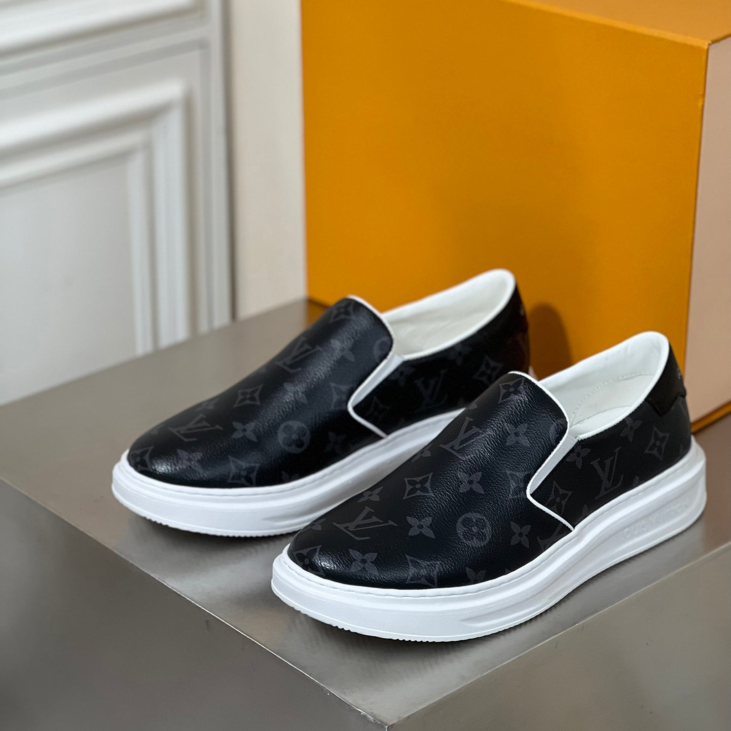 low-top printed slip-ons XC0723041702