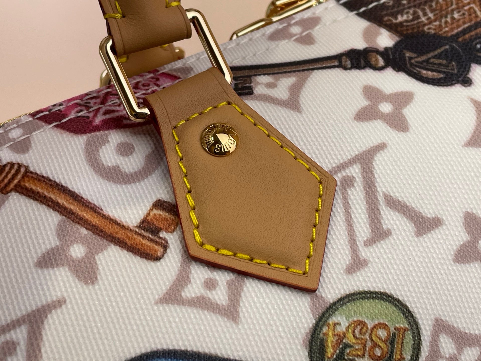 L & V Stylish Cowhide Key HandBag M0726052002