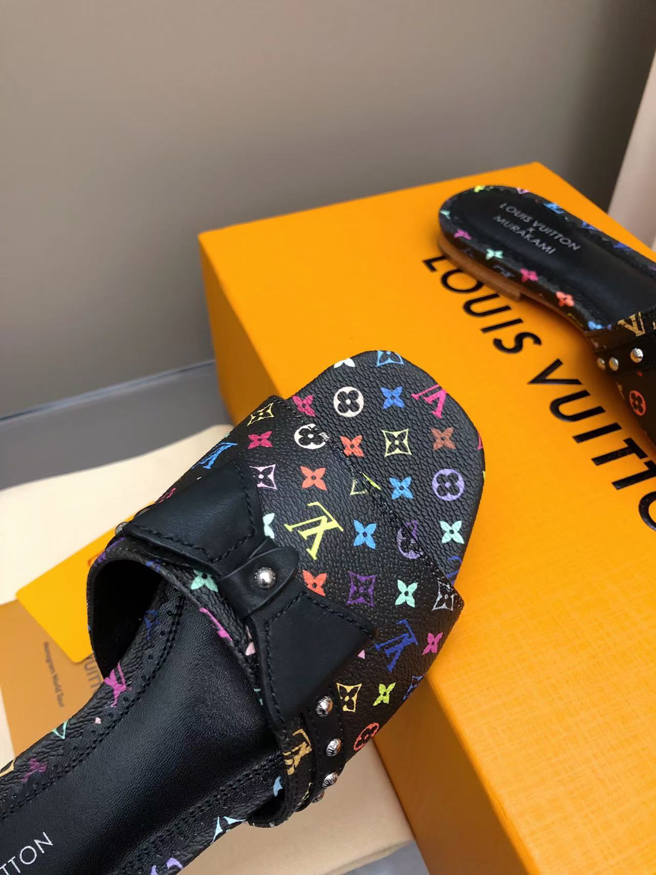 L fashion 3 color hot slippers 0725031903