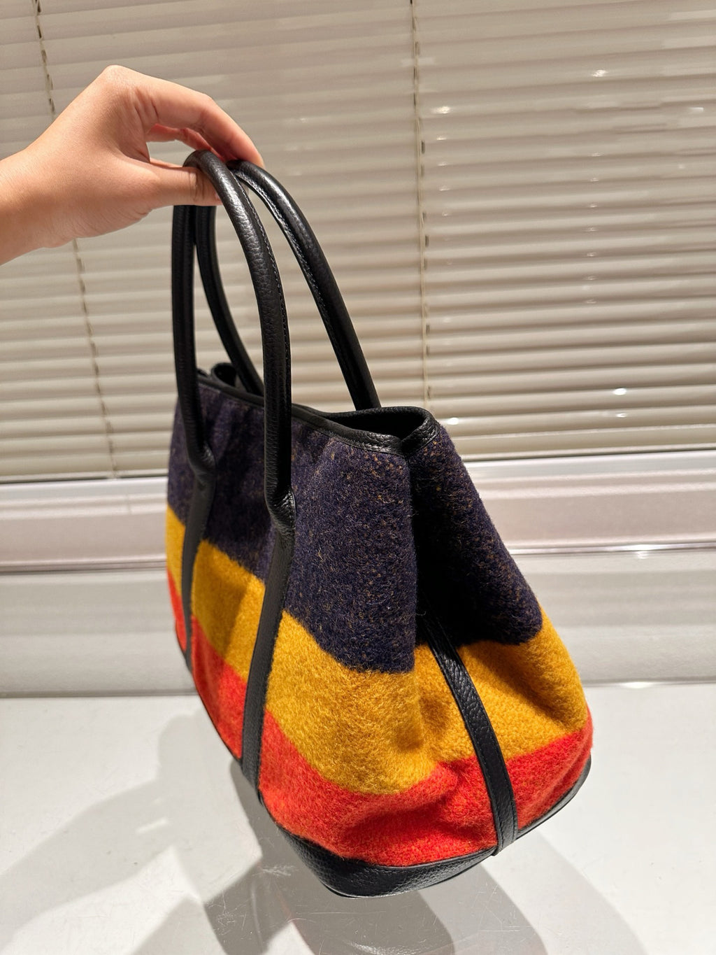 H Woolen colorblock garden bag 0724101017