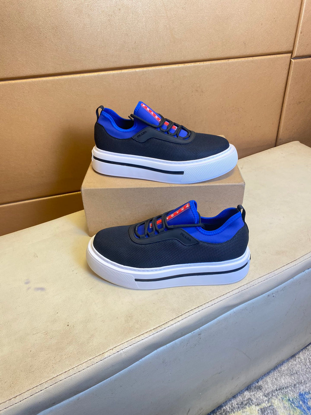 P Fashion Flying Knit Upper Thick-soled Casual Shoes 0724111110