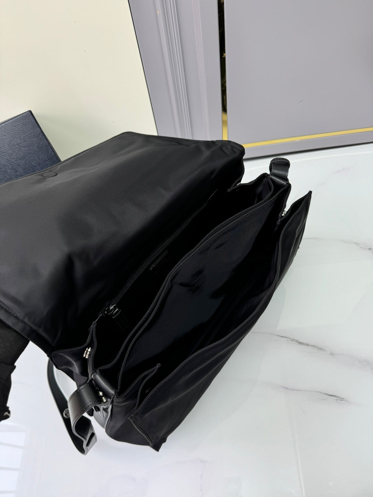 P Fashion Nylon Large Capacity Messenger Bag 0725012102