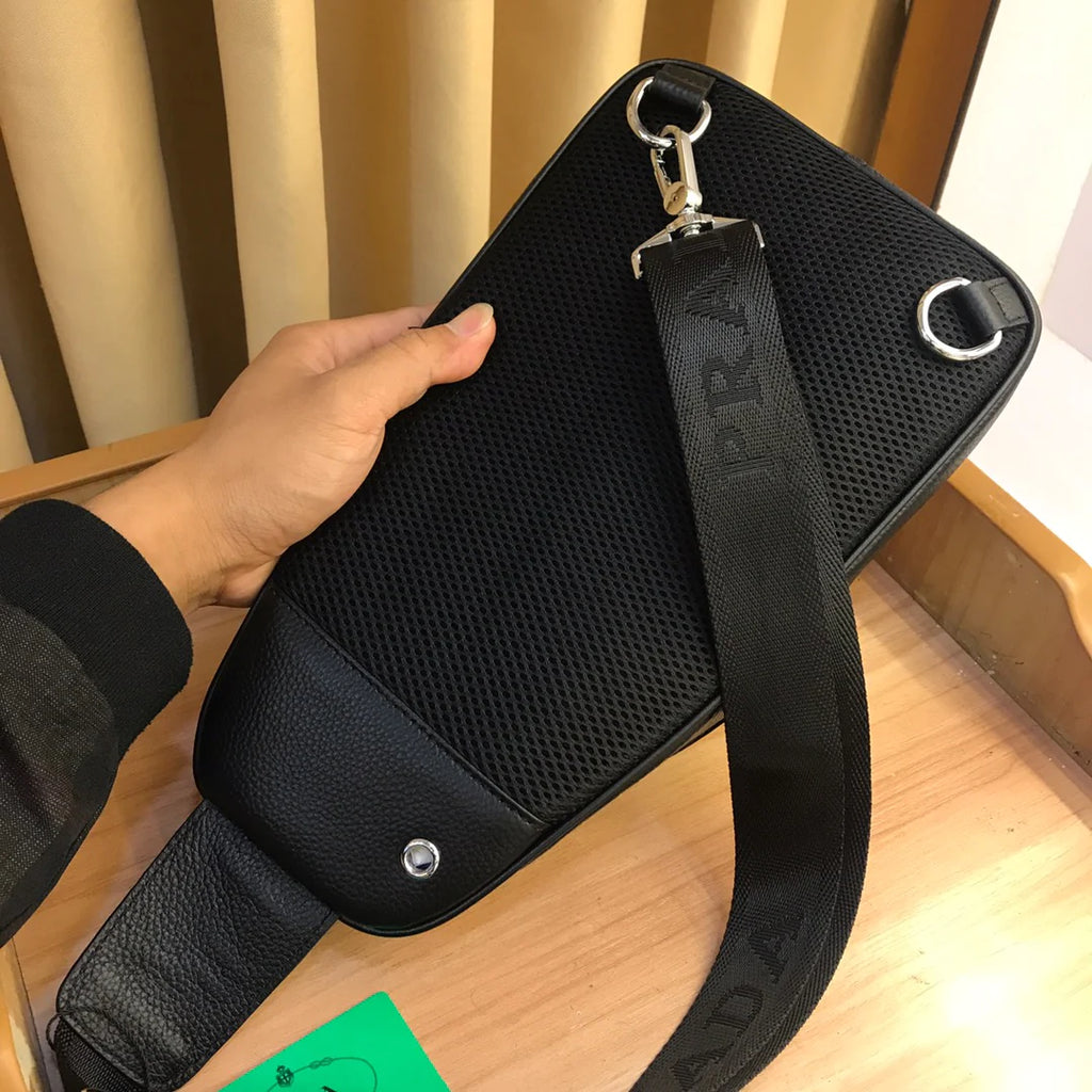 New men's versatile chest bag 1024030718
