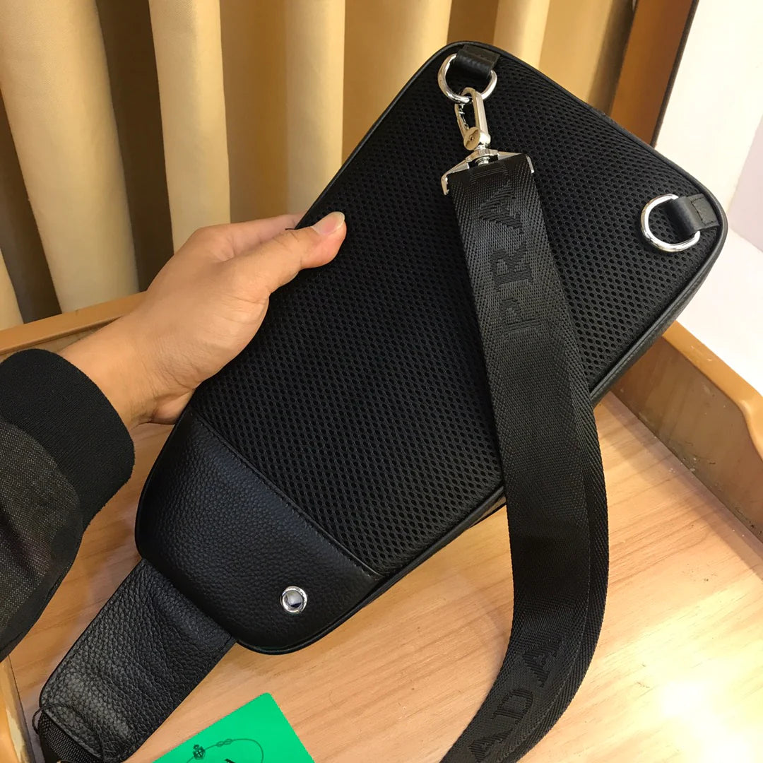 New men's versatile chest bag 1024030718