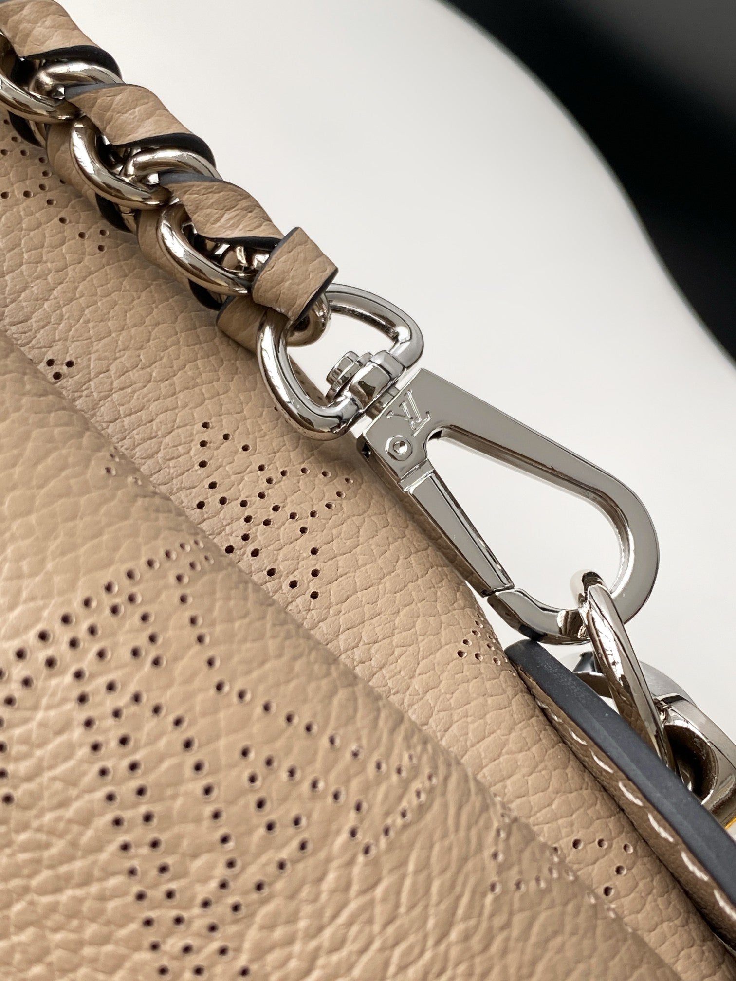 L & V Stylish Cut-out Cowhide Hand Bag M0726051907