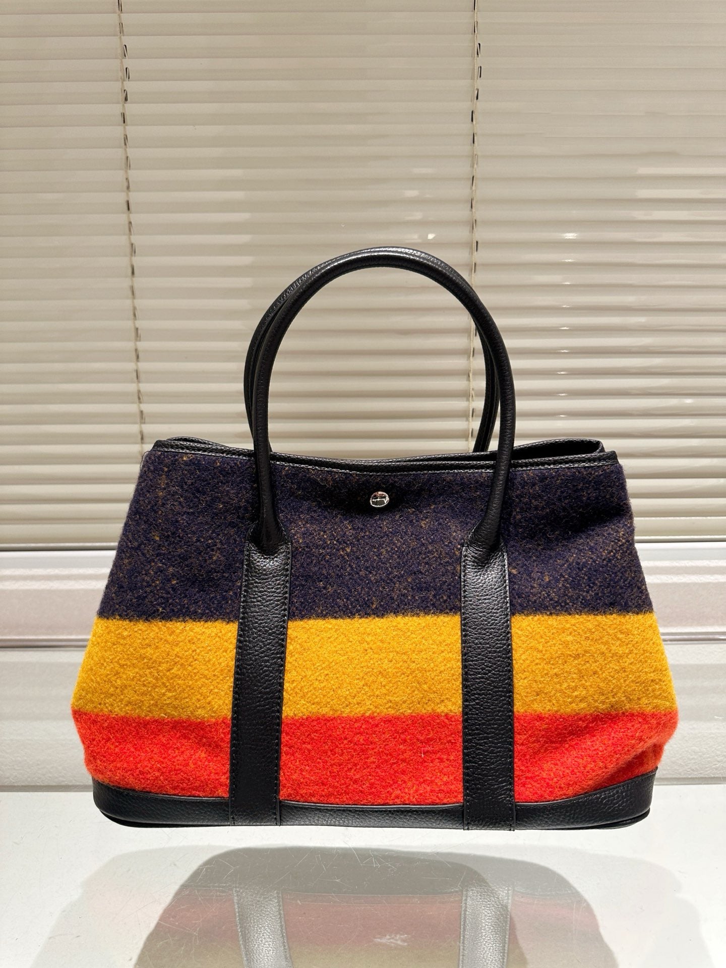 H Woolen colorblock garden bag 0724101017