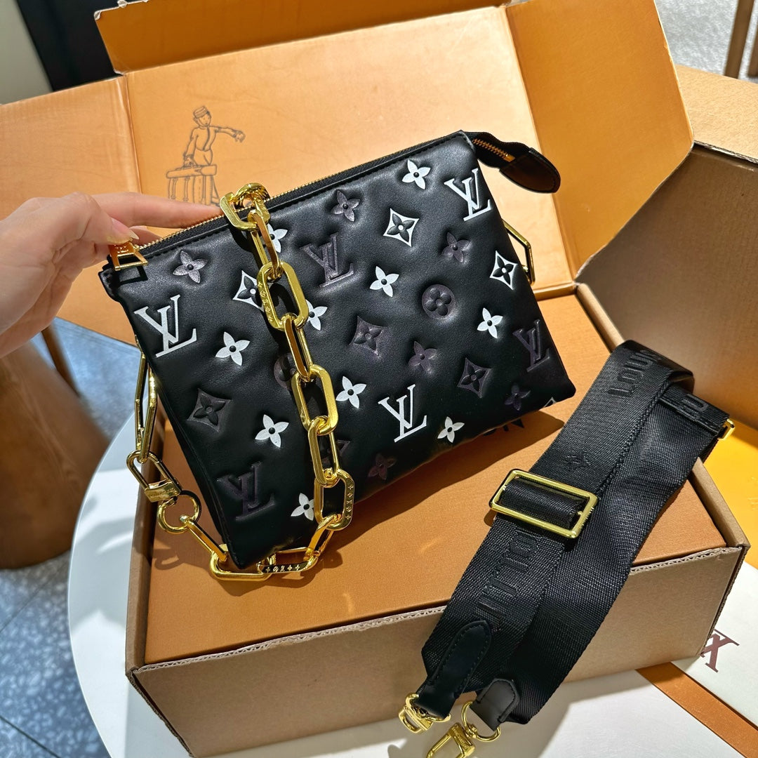 Fashion new messenger bag CWT1023081031