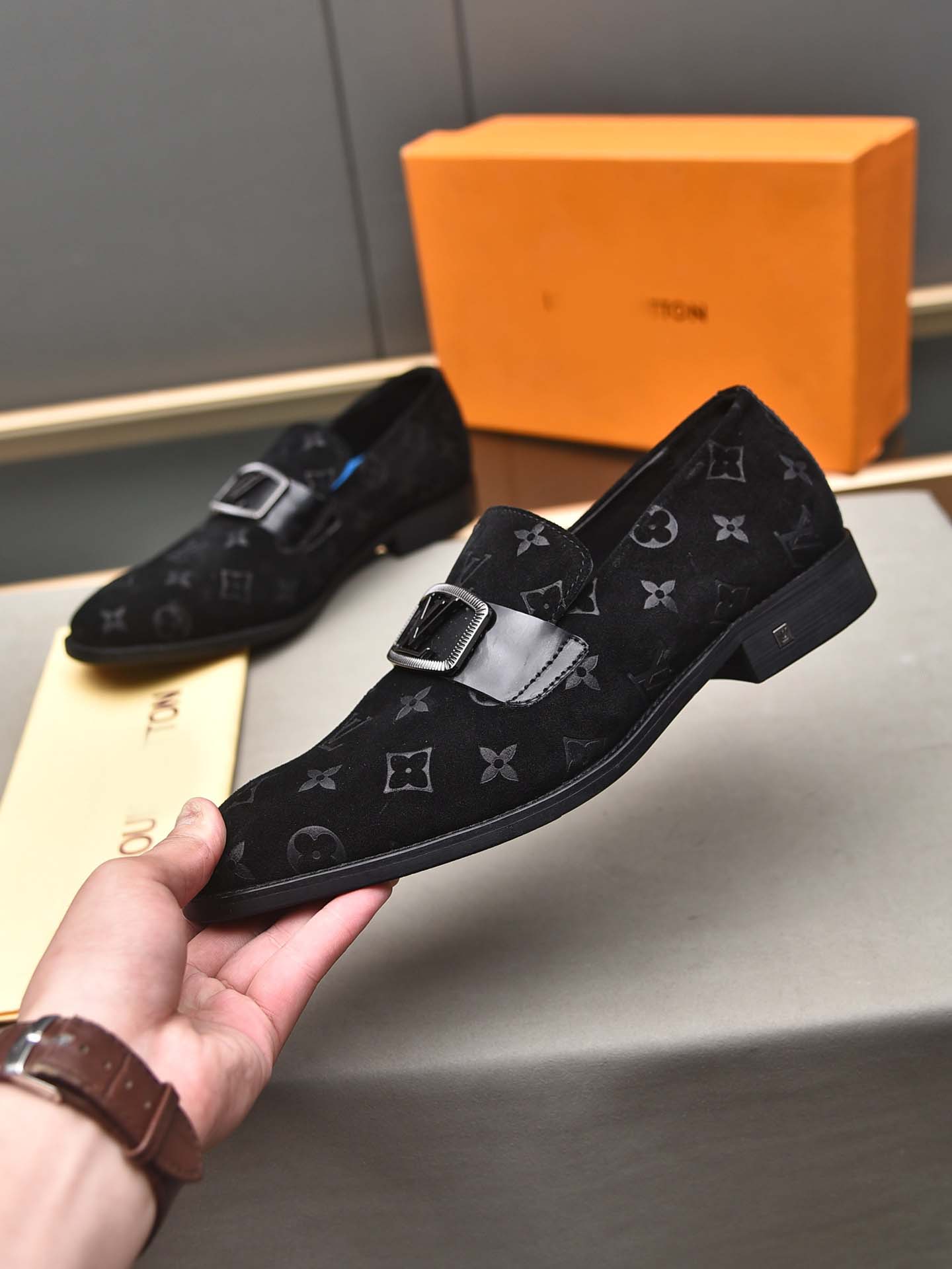 L print business dress shoes