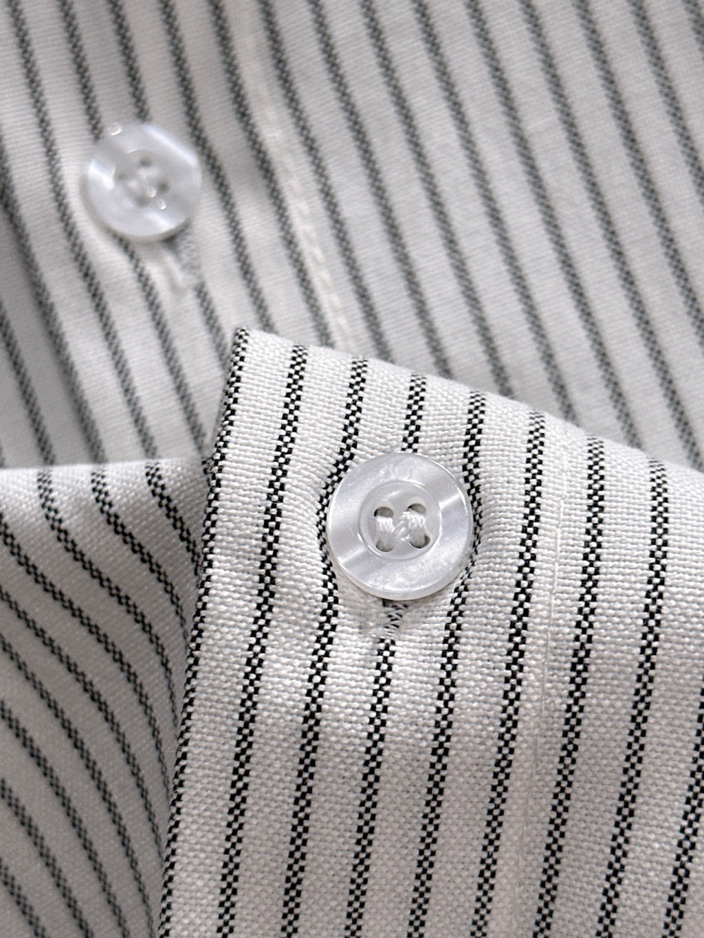 V Spring/Summer White Vertical Stripes Shirt 0726052715