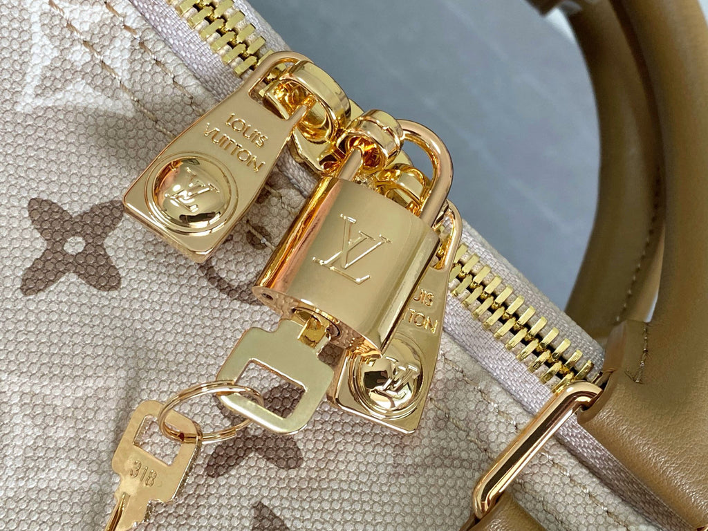 L & V Stylish Canvas Travel Tag M0726051909