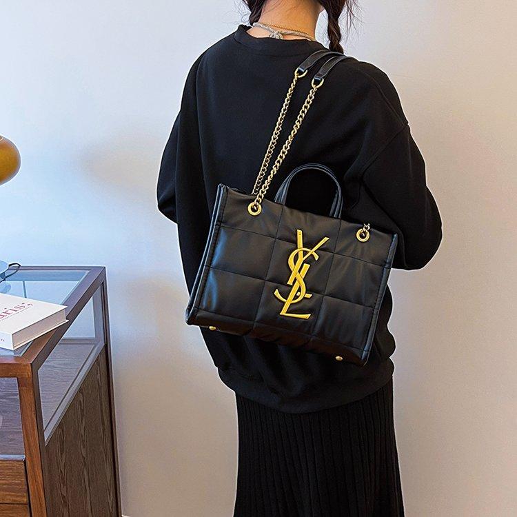 Fashionable and versatile crossbody bag 1023112818