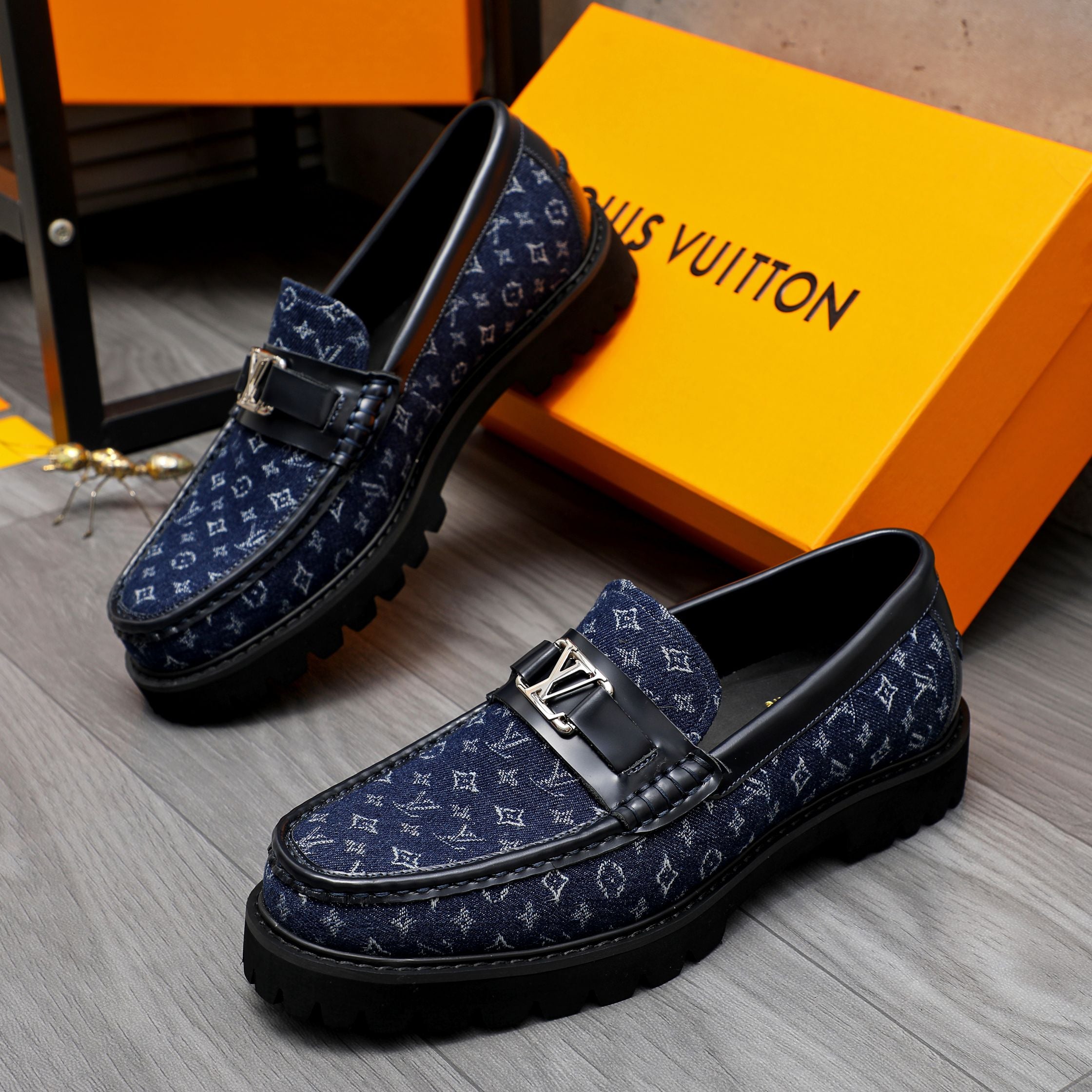 V new spring and summer fashionable denim loafers 0724042312