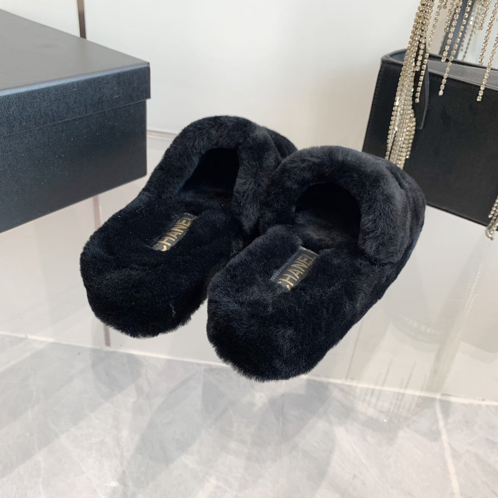 fashion plus plush slippers 0724121103