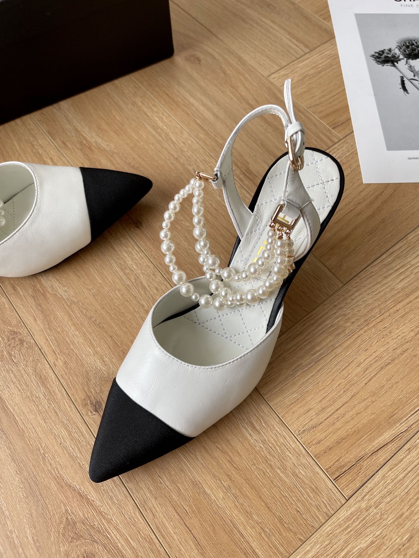 Pointed pearl chain high heel sandals 1824070202