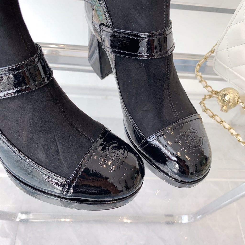 Fashionable Leather and Suede Boots 0724102318