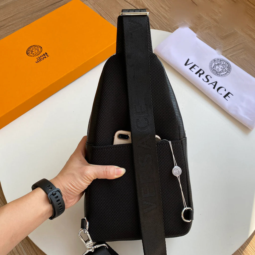 Men's new fashion and versatile chest bag 1024073112