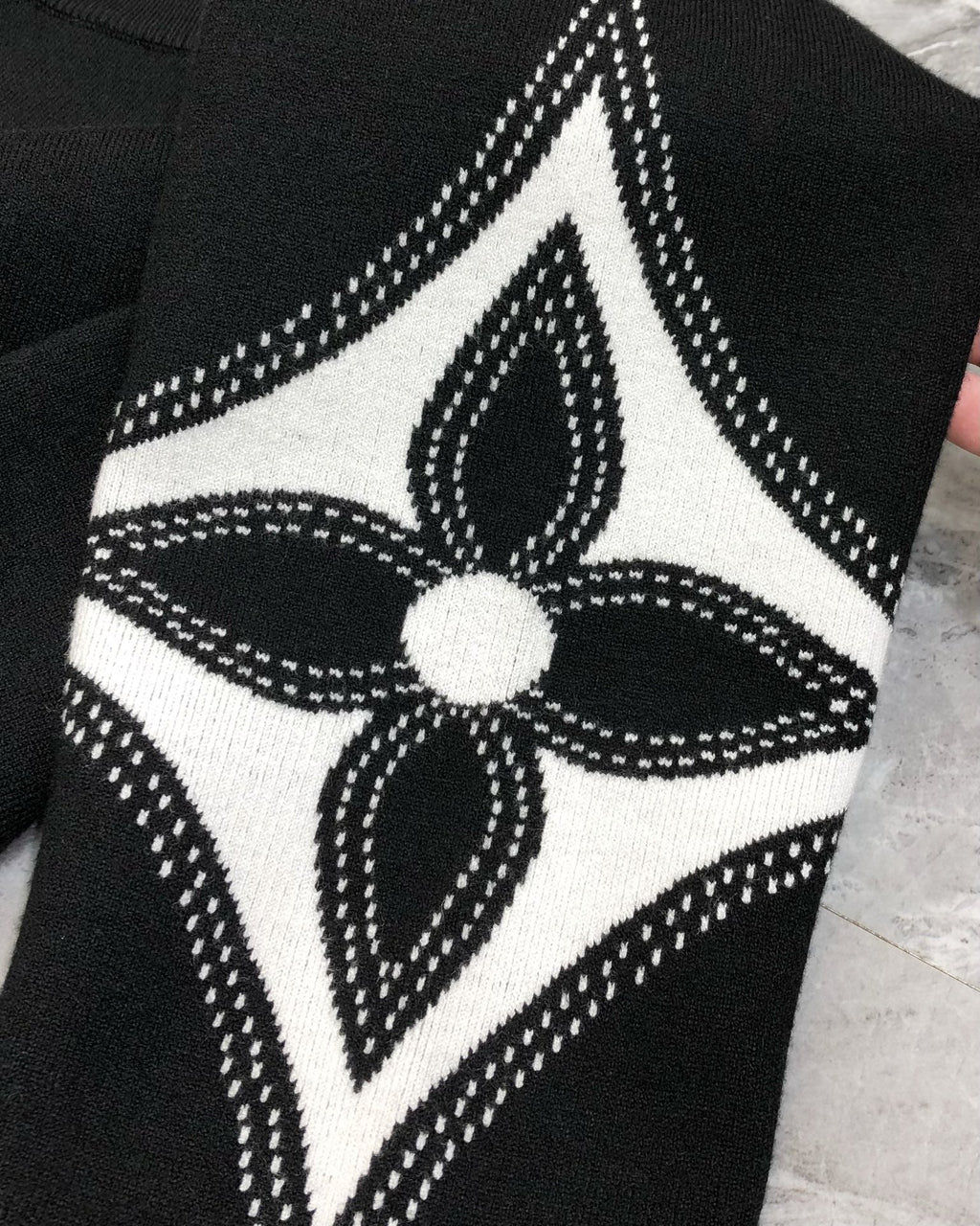 Men's Latest Crew Neck Sweater 1025100918