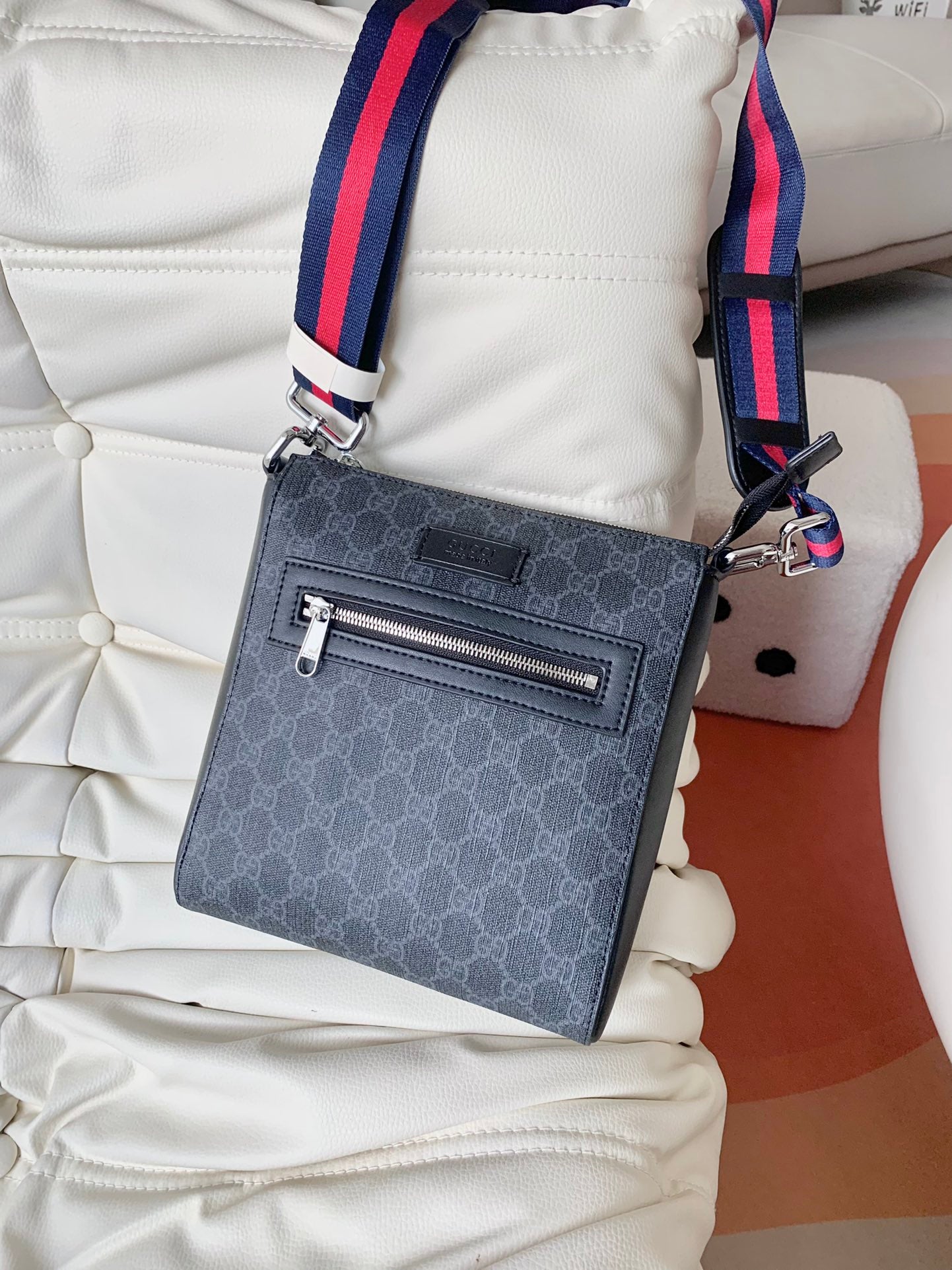 G Fashionable men's single-shoulder crossbody bag 0725061801
