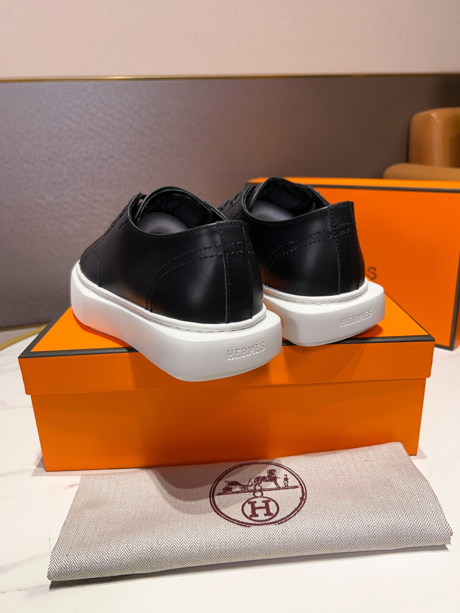 H Fashion Leather Lace-Up Sneakers 0724112204