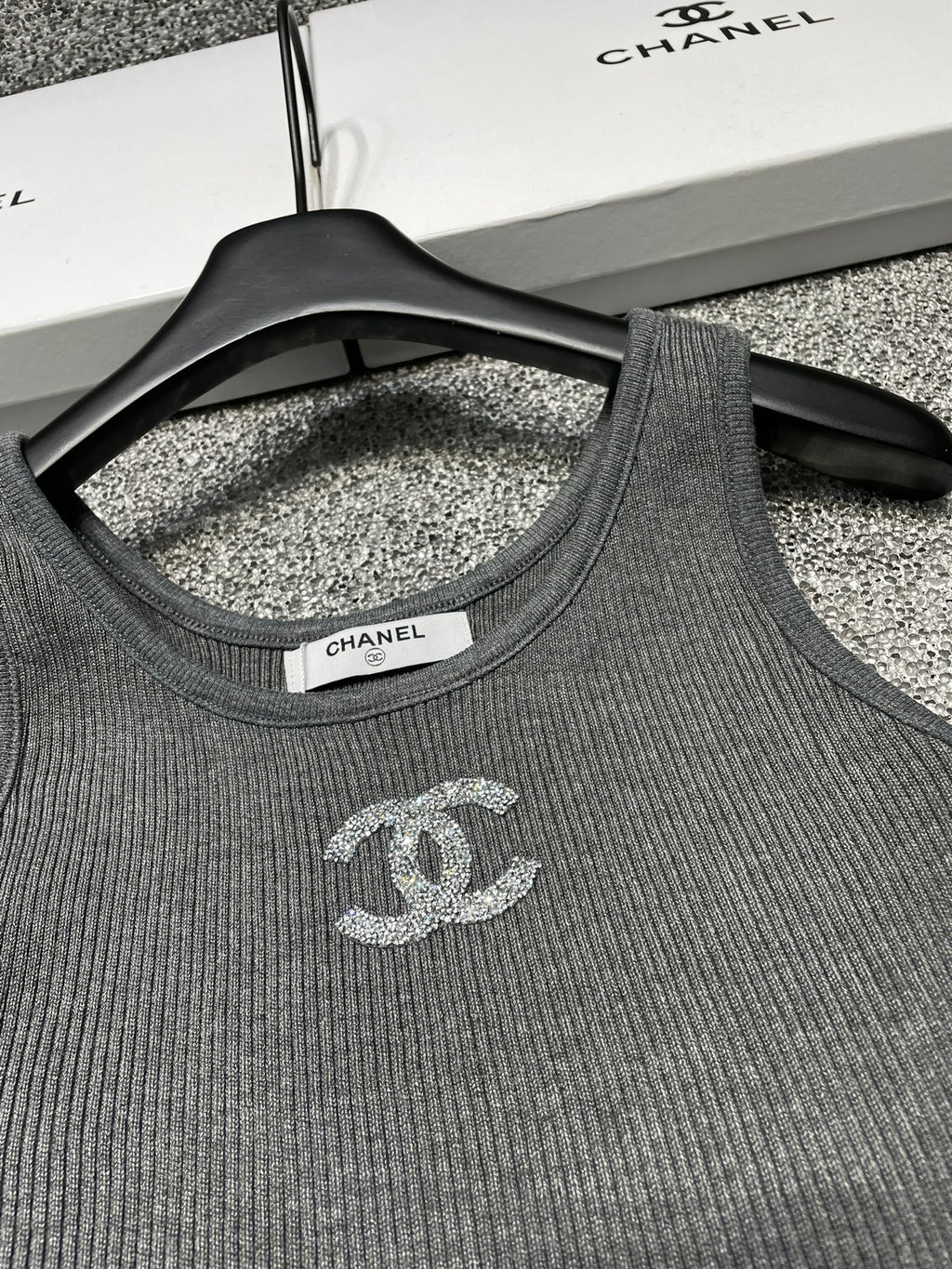 Summer new simple hot stamped letter knitted vest 0724042301