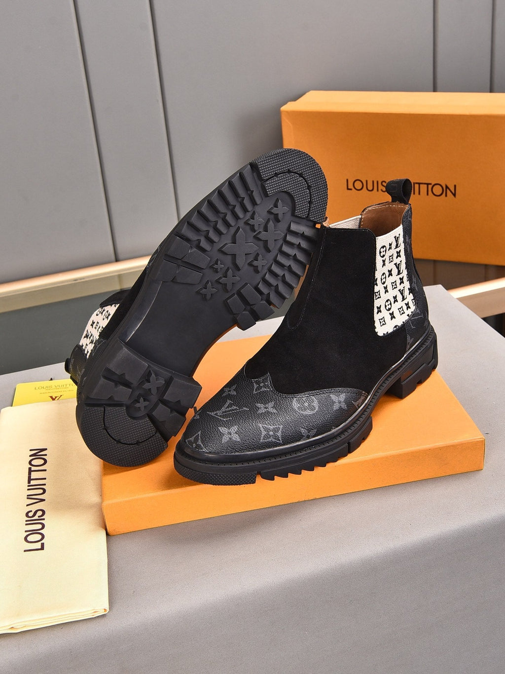 Fashion Casual New Style Men's Comfortable Sneakers Shoes V12