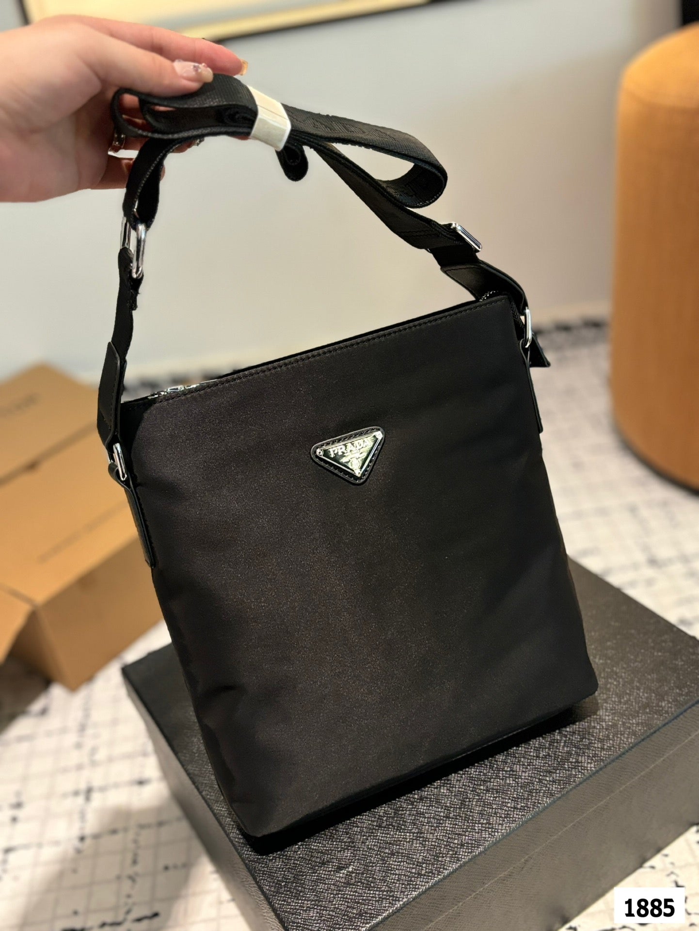 P nylon label shoulder bag 0724110702