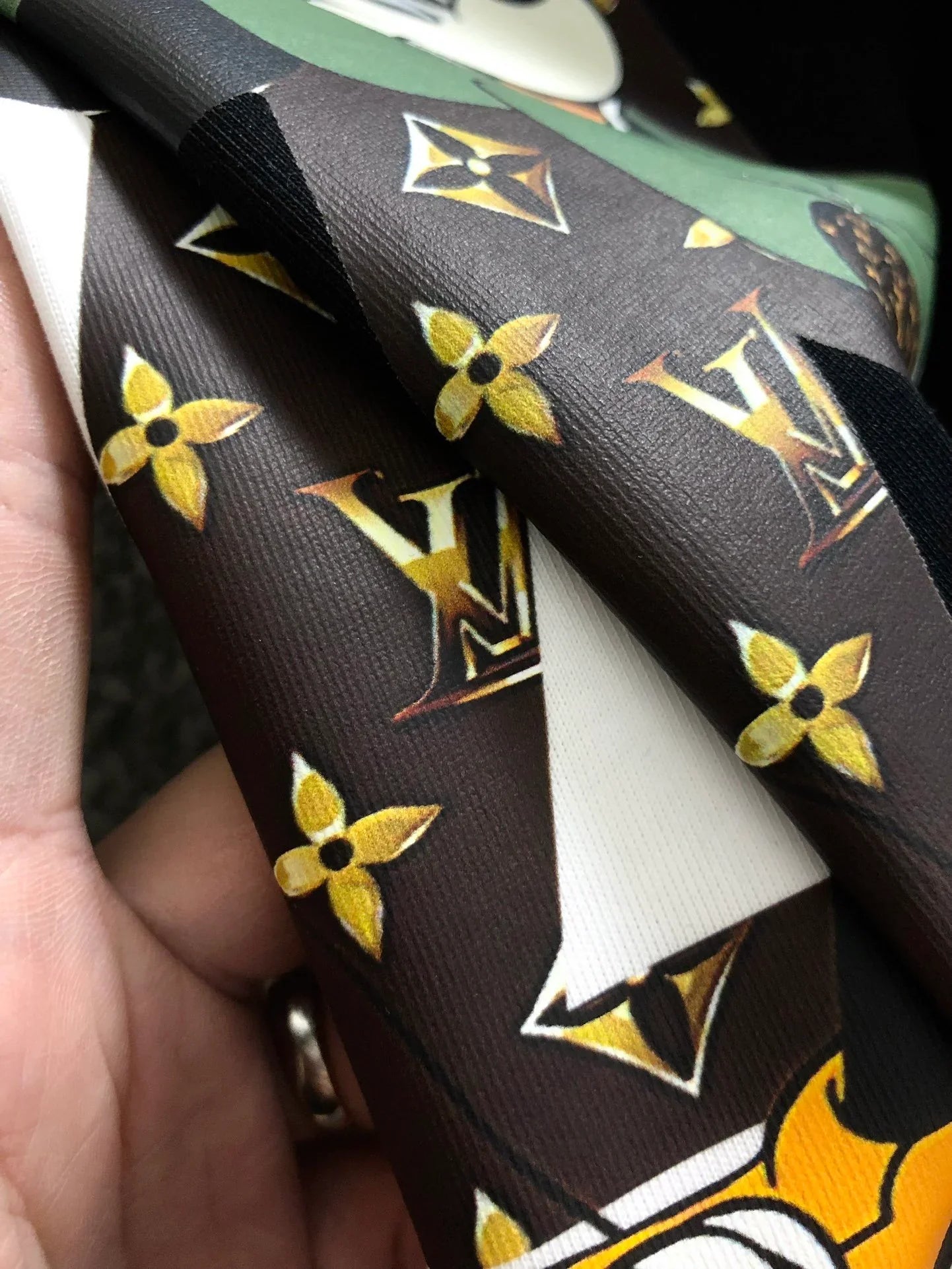 V New Fashion Short Sleeves 0724030104