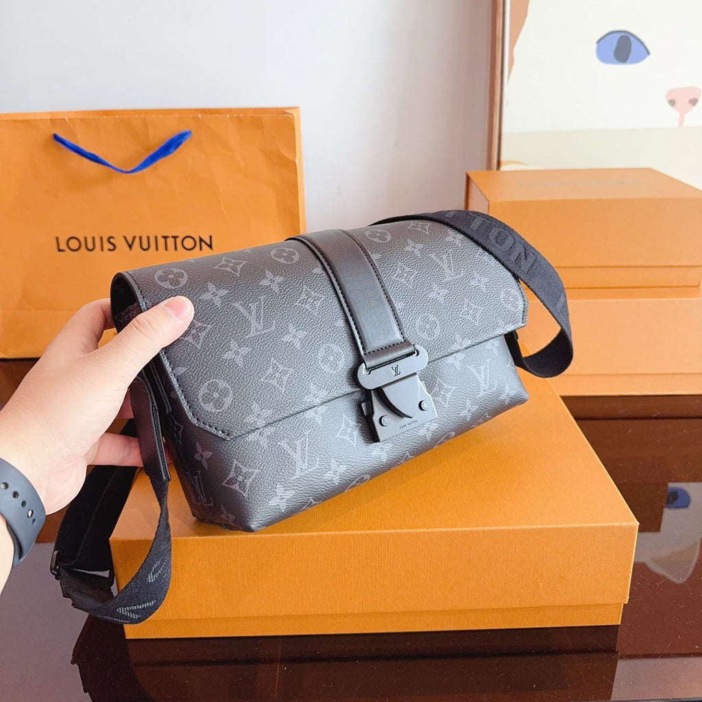 L S-Ca¥e Messenger Bag XC24092702