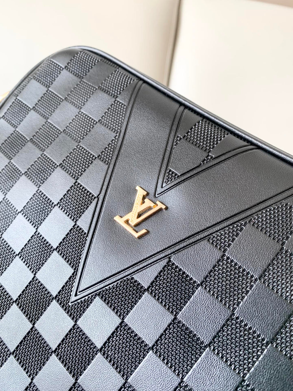 V fashion single-shoulder crossbody bag 0725061807