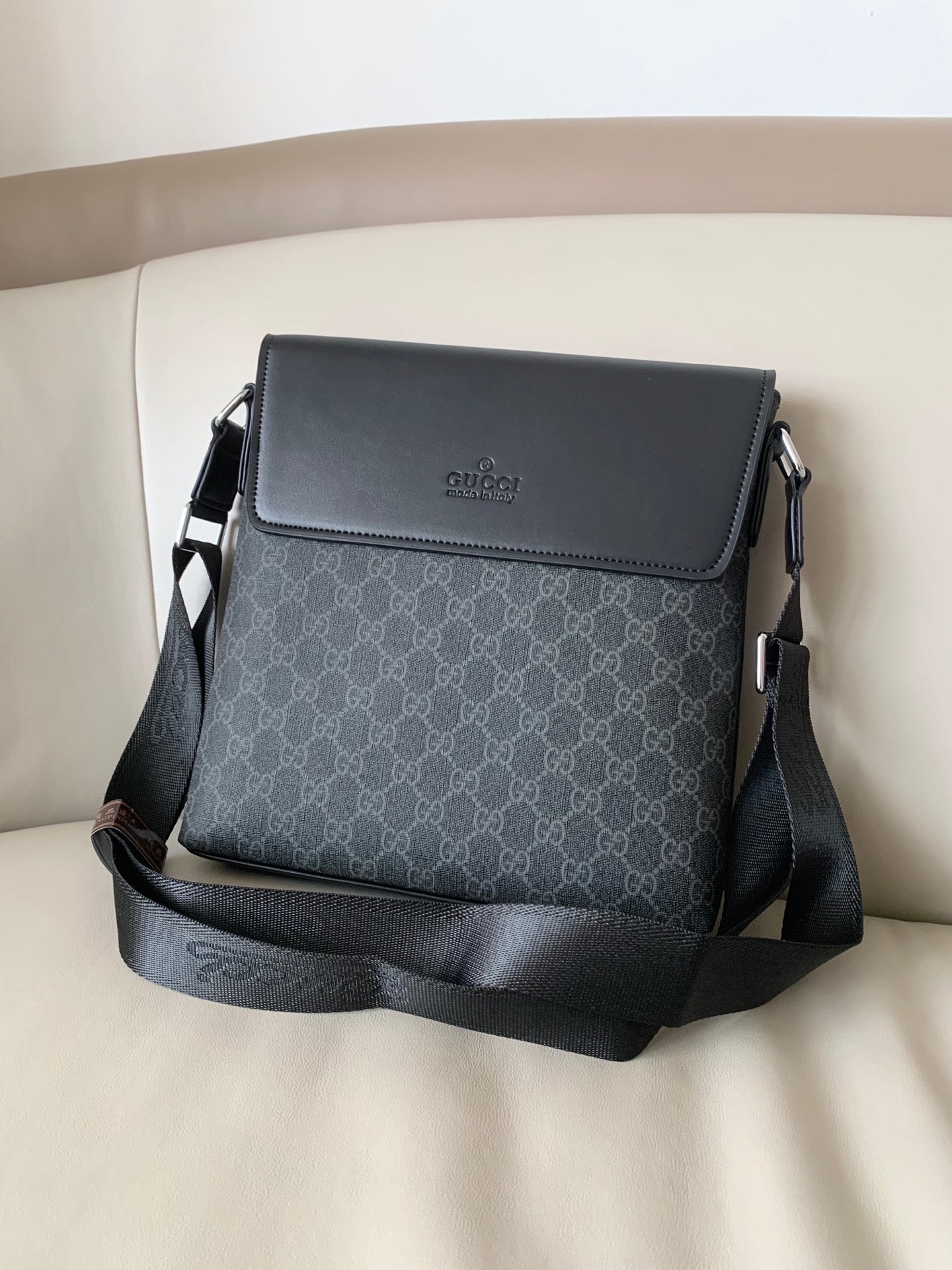 G fashion single-shoulder crossbody bag 0725061804