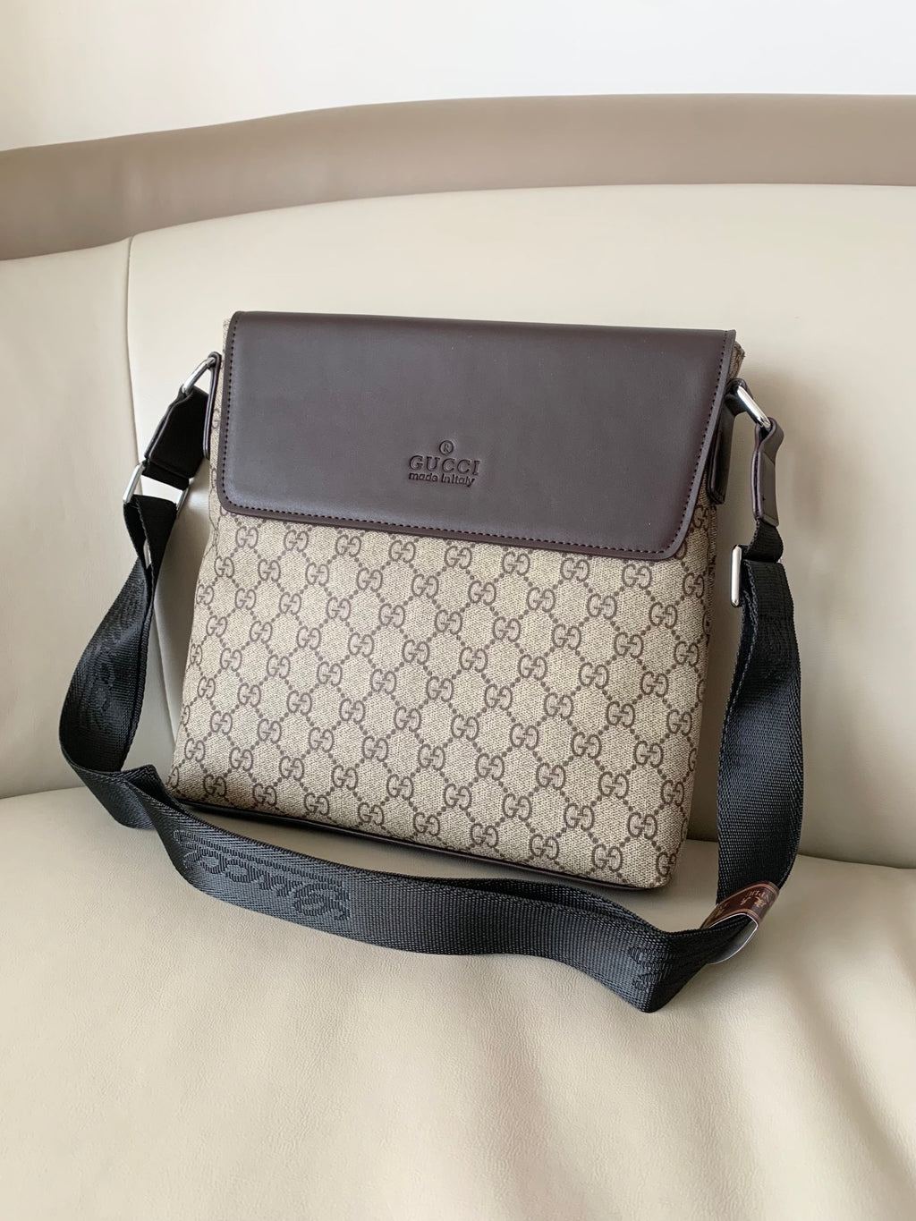 G fashion single-shoulder crossbody bag 0725061804