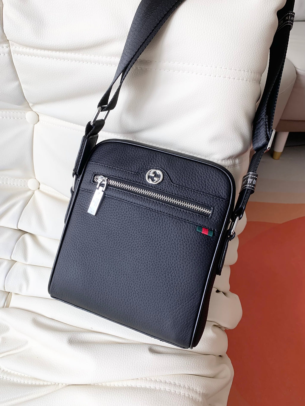 G fashion single-shoulder crossbody bag 0725061810