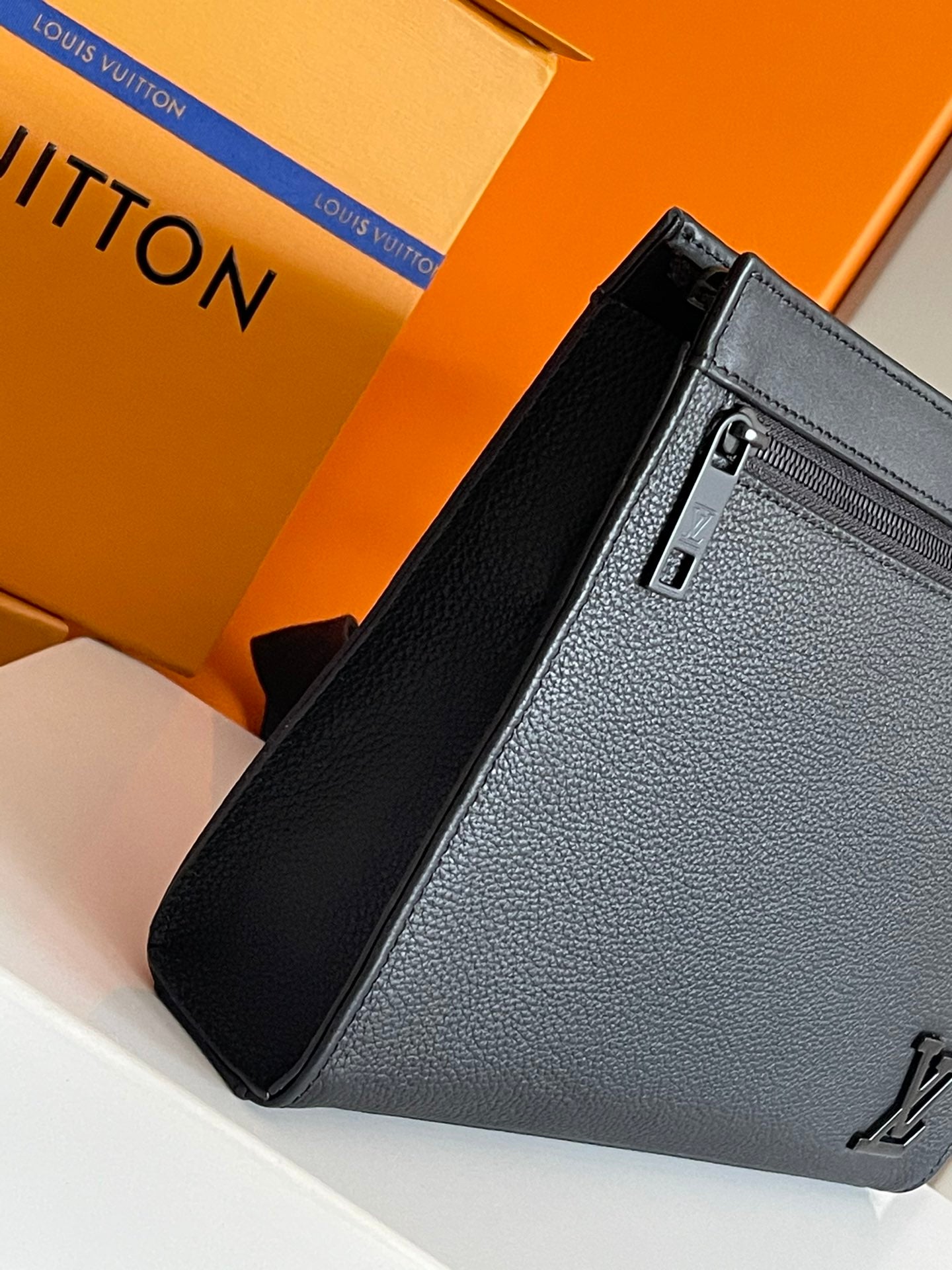VV fashion single-shoulder crossbody bag 0725061815