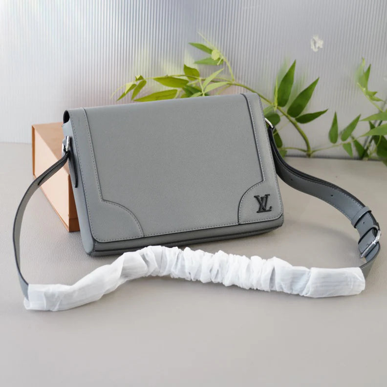 New Fashion Versatile Shoulder Bag 1024101202