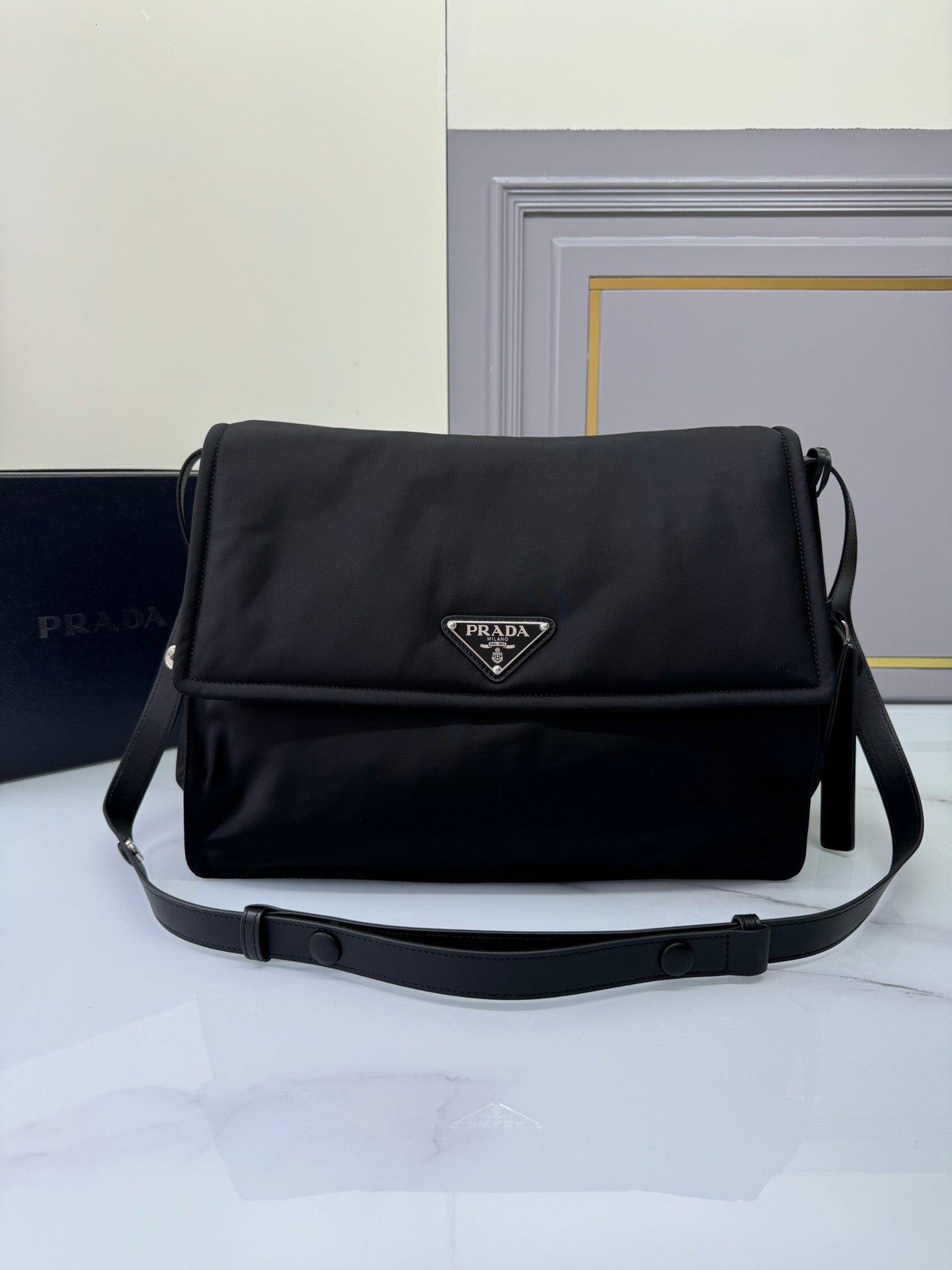 P Fashion Nylon Large Capacity Messenger Bag 0725012102