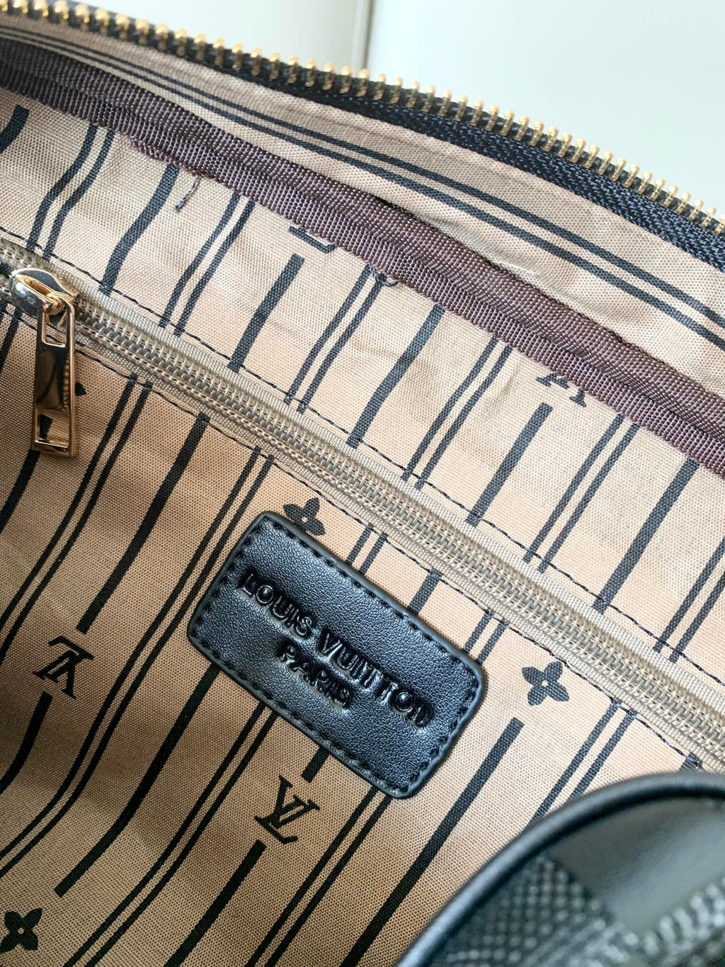 V fashion single-shoulder crossbody bag 0725061807