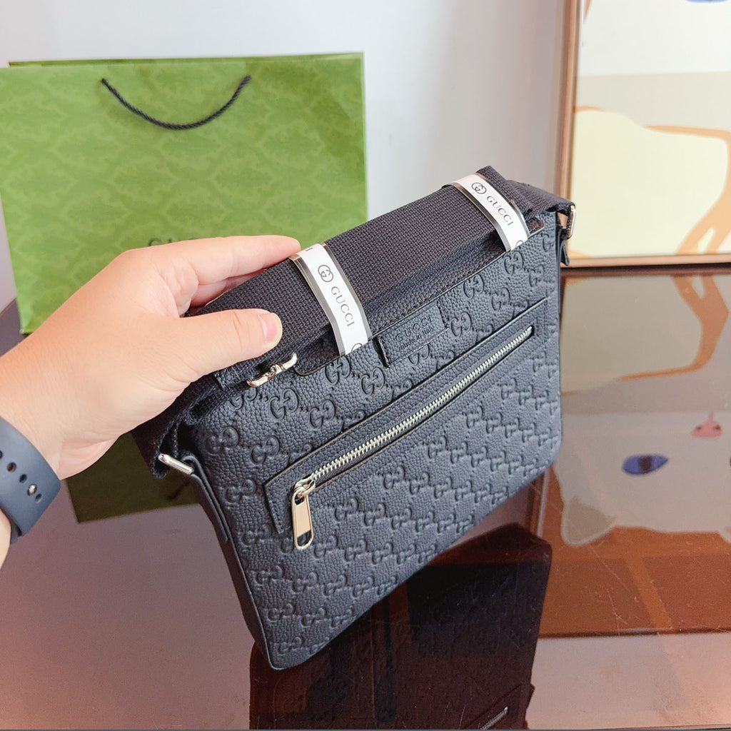 classic embossed crossbody bag. XC24092708