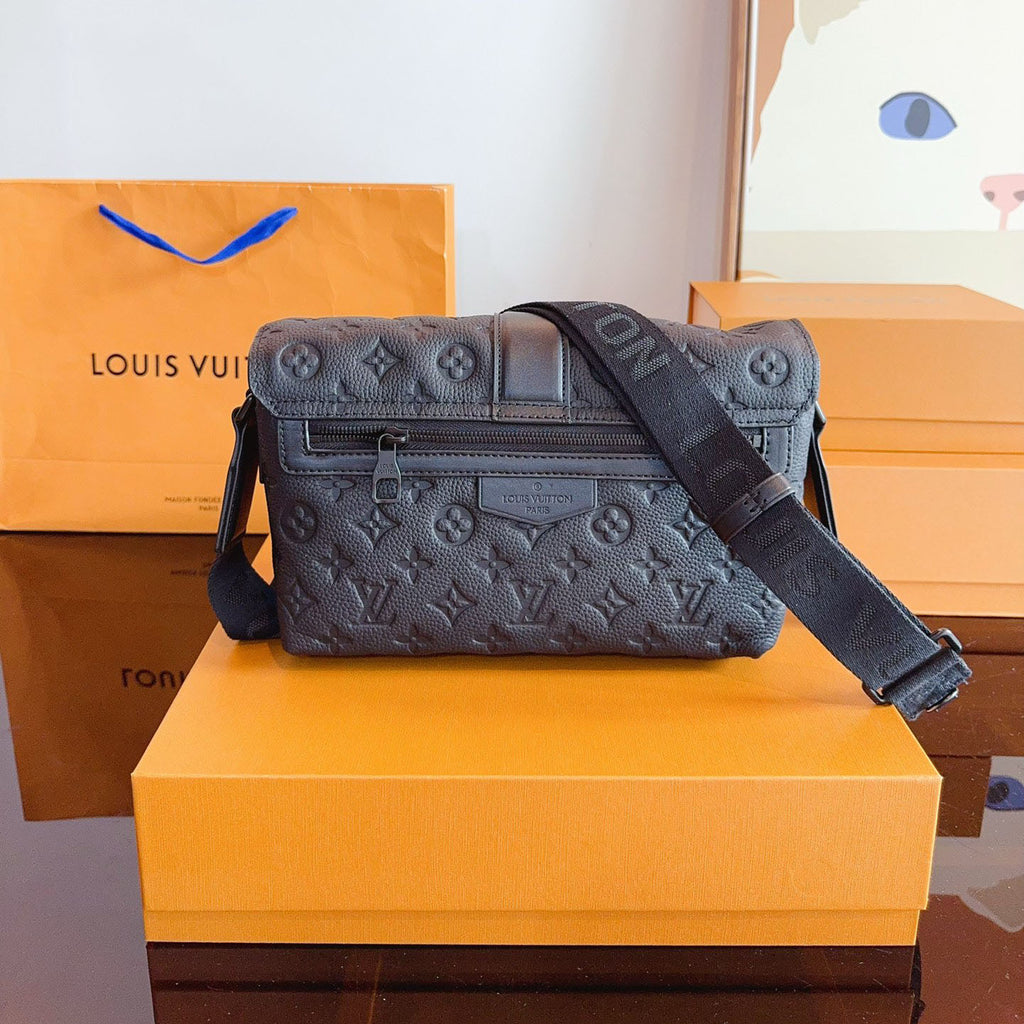 L Fashion Cowhide S-Ca¥e Messenger Bag XC24092703