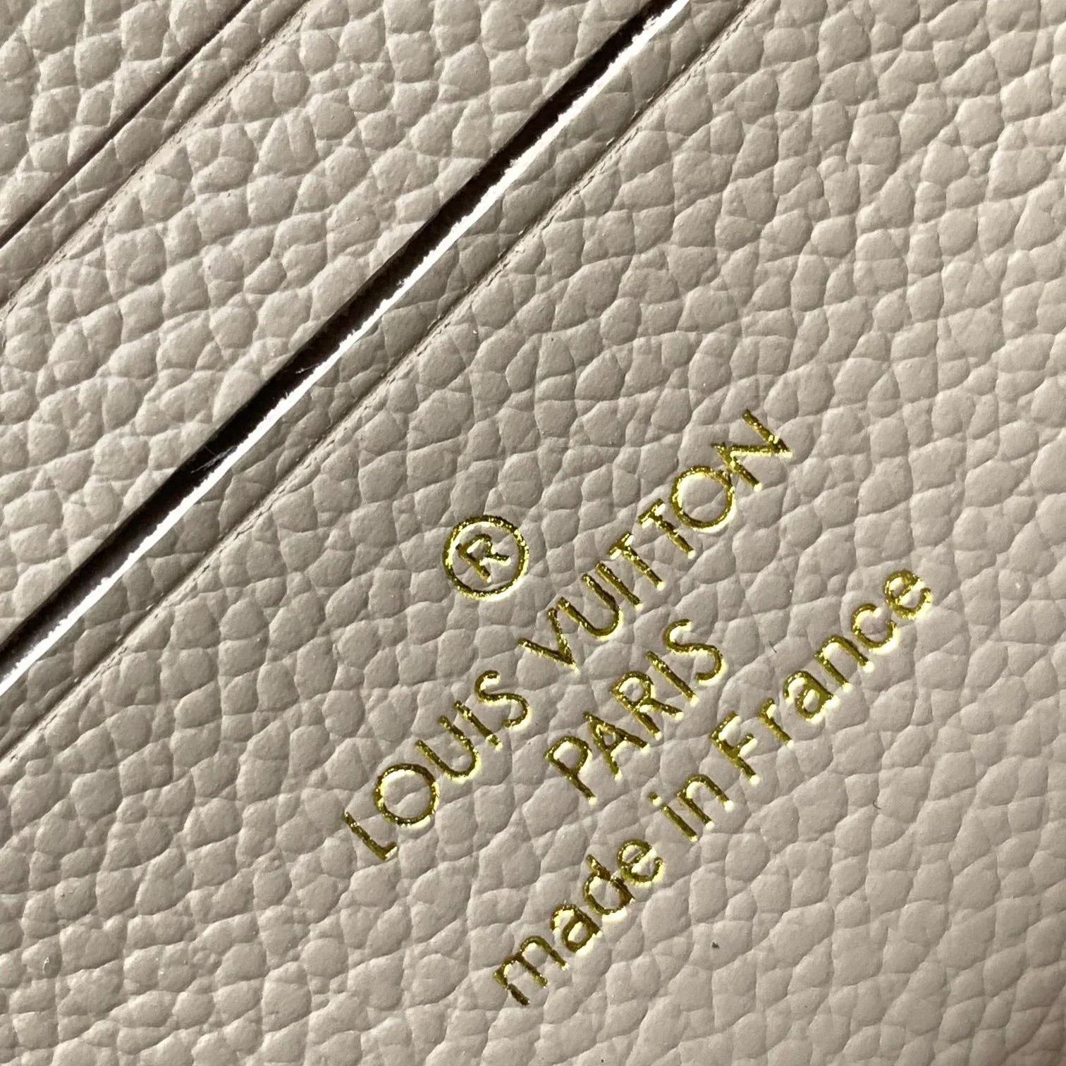 New Bright Color Leather handmade V logo Women's HandbagsXC05202412501