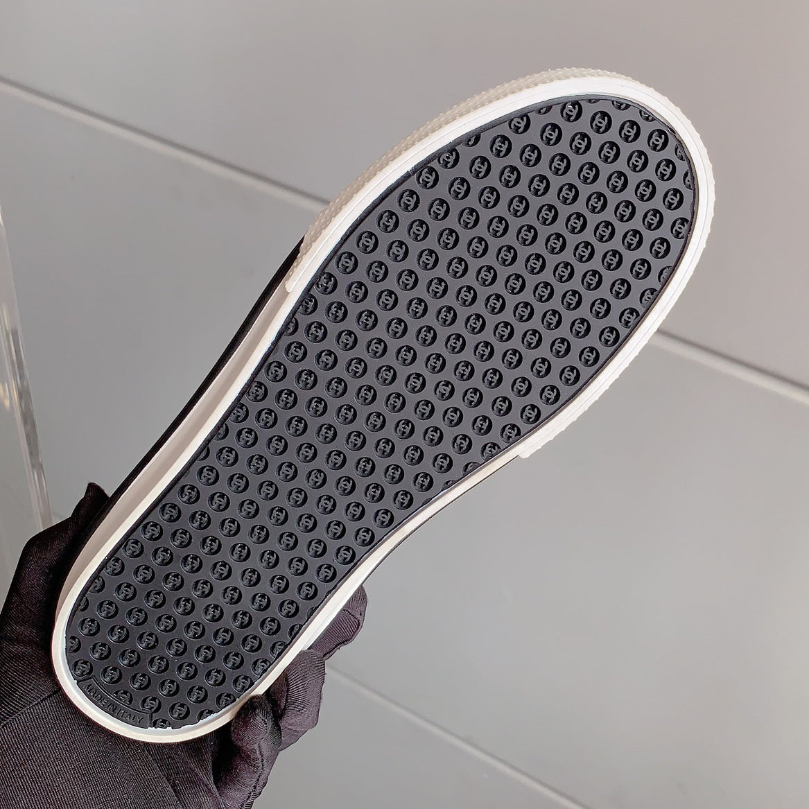 Classic versatile rhombus sneakers 1824061007