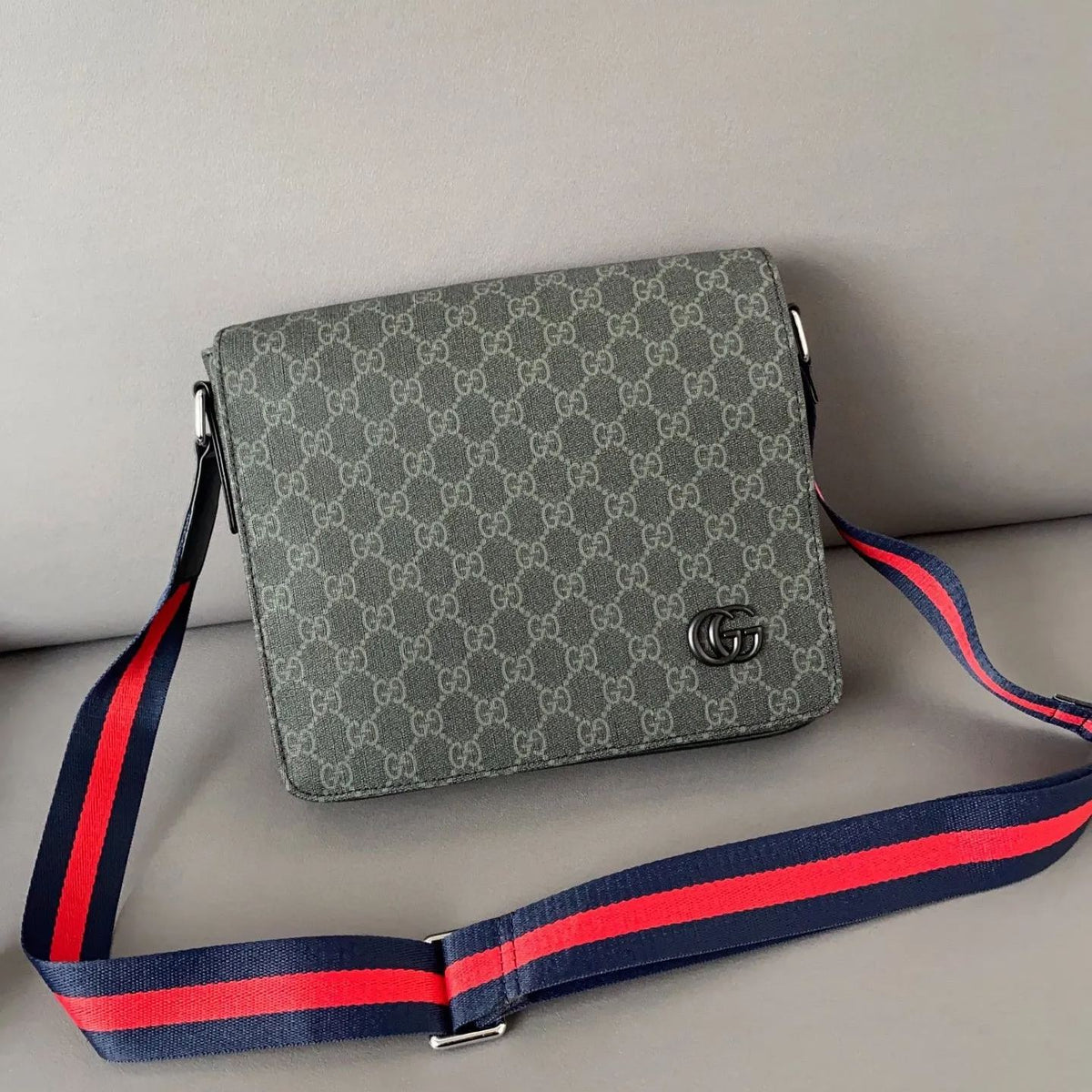 New fashion all-match one-shoulder diagonal high-end messenger bag  S09-PDD042509