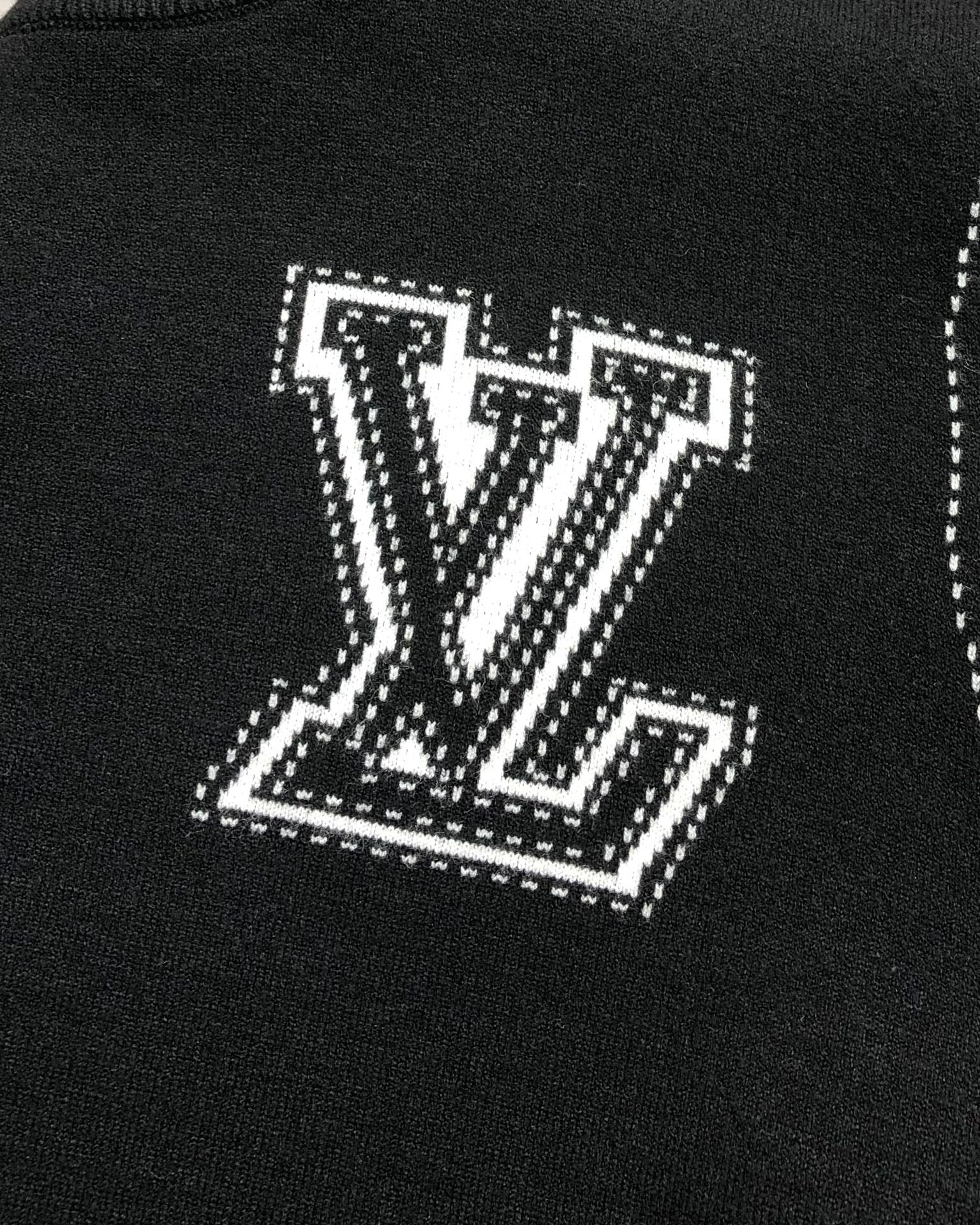 Men's Latest Crew Neck Sweater 1025100918