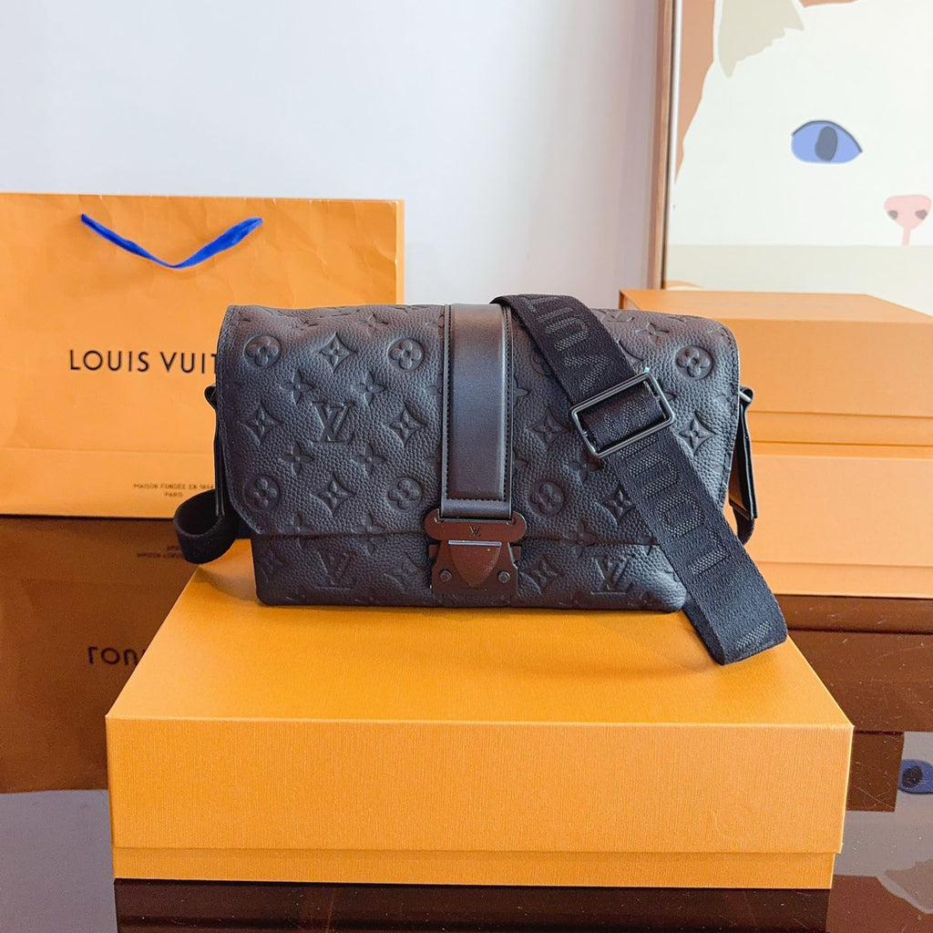 L Fashion Cowhide S-Ca¥e Messenger Bag XC24092703