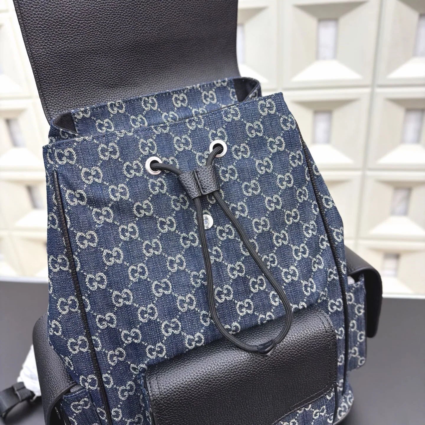 Large capacity backpack 1425123011