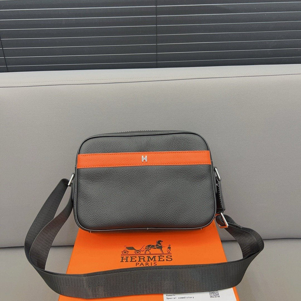 New Fashion Classic Versatile Men's Messenger Bag Crossbody Bag 1024020721