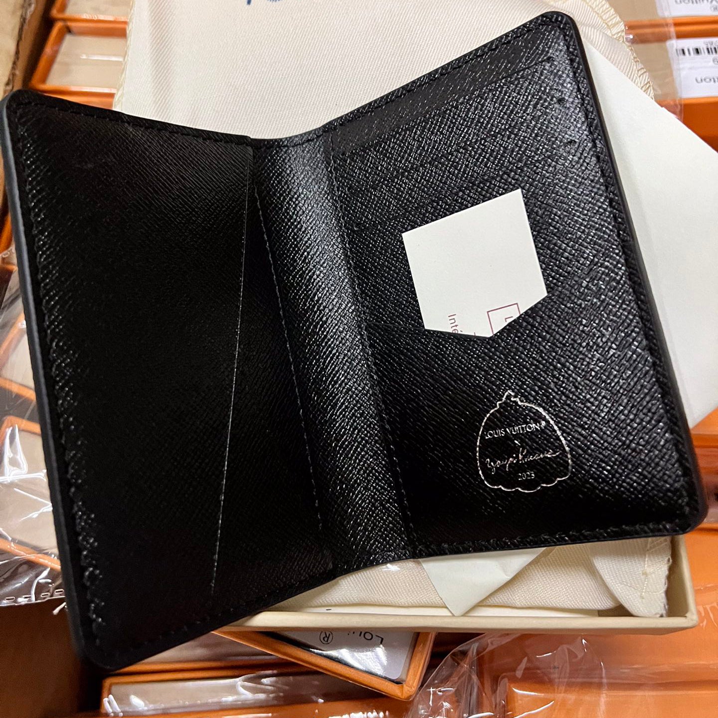 2023 New Trend Pumpkin Printed V Logo Wallet-WX202353003