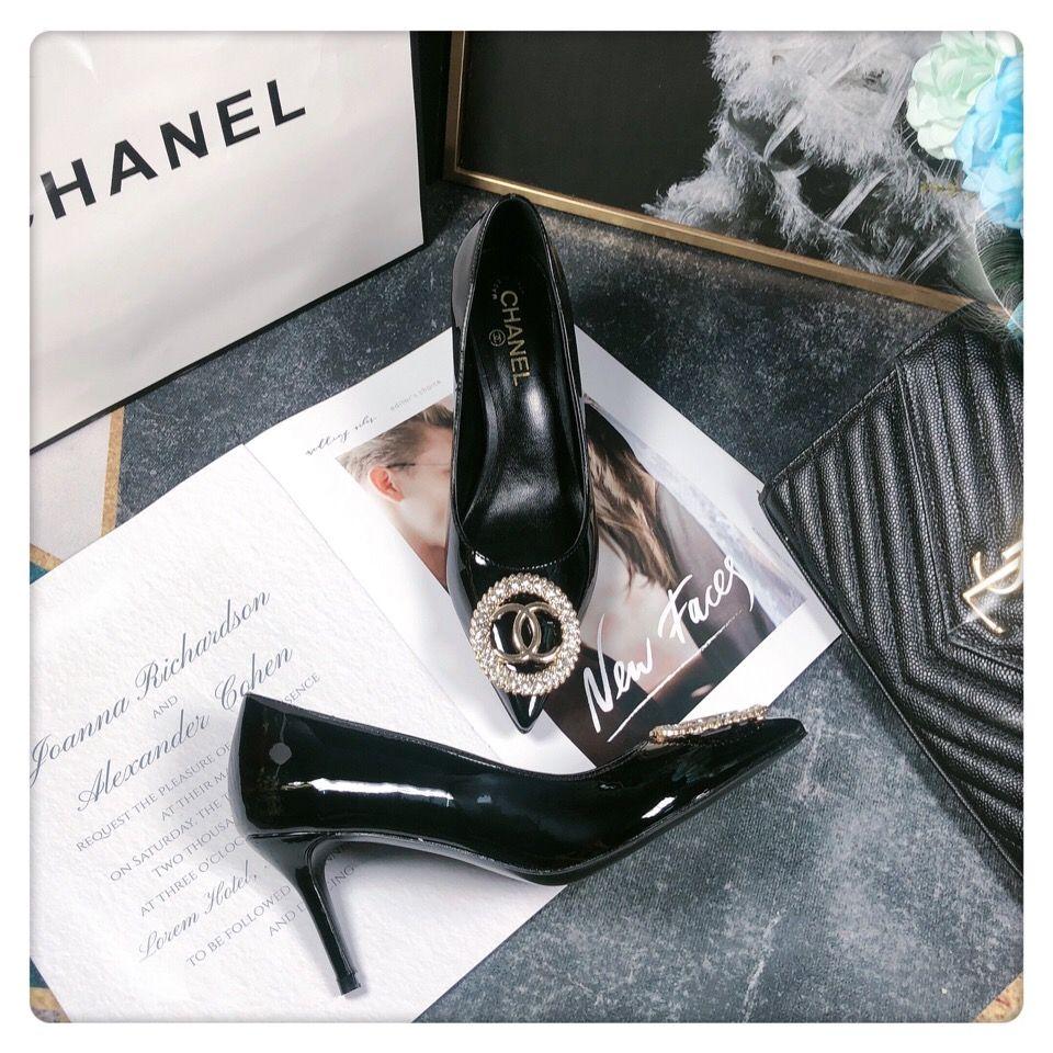 Simple and Versatile High Heels 0823120506