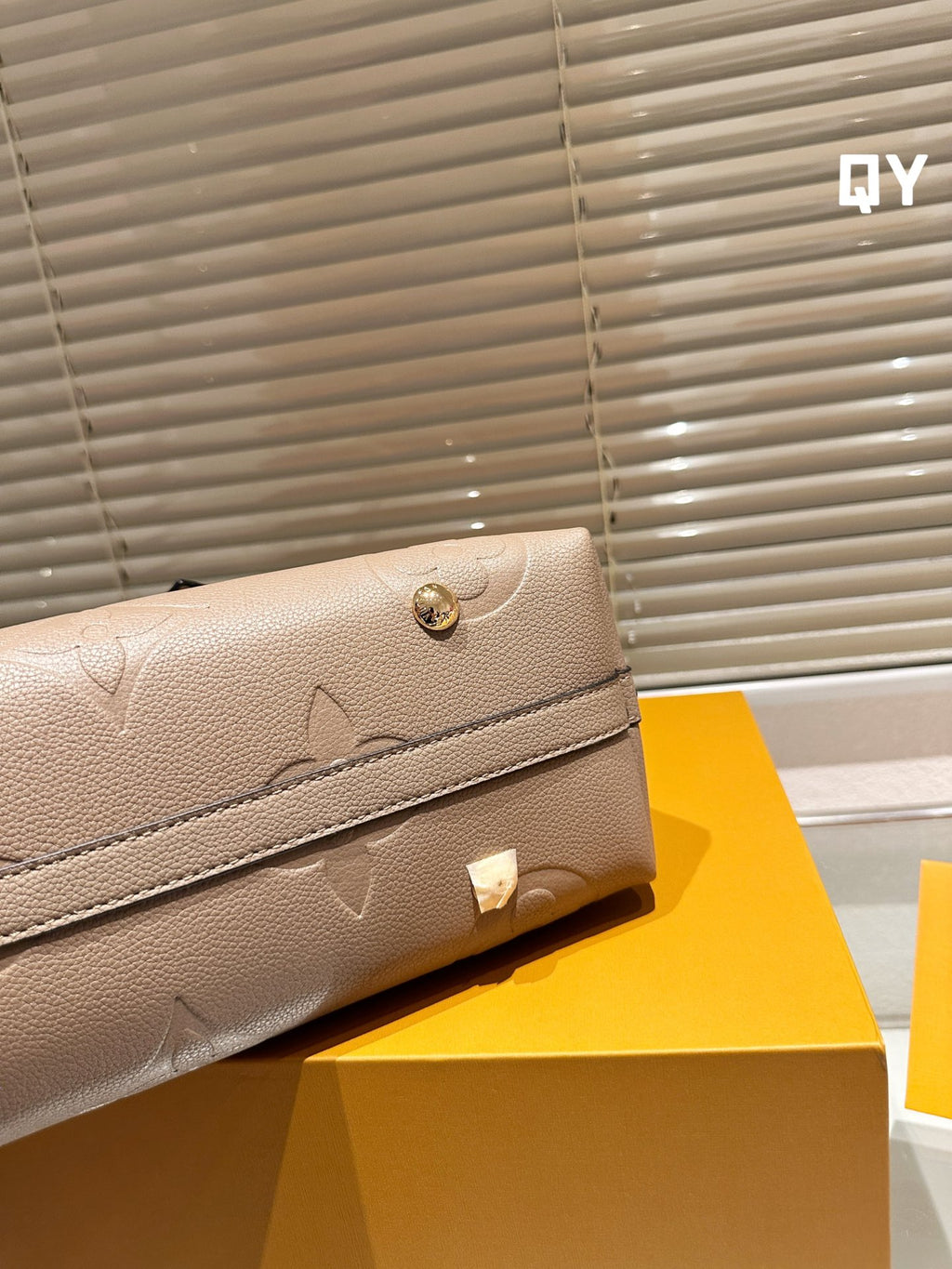 V fashion print Carryall new commuter bag 0724061303